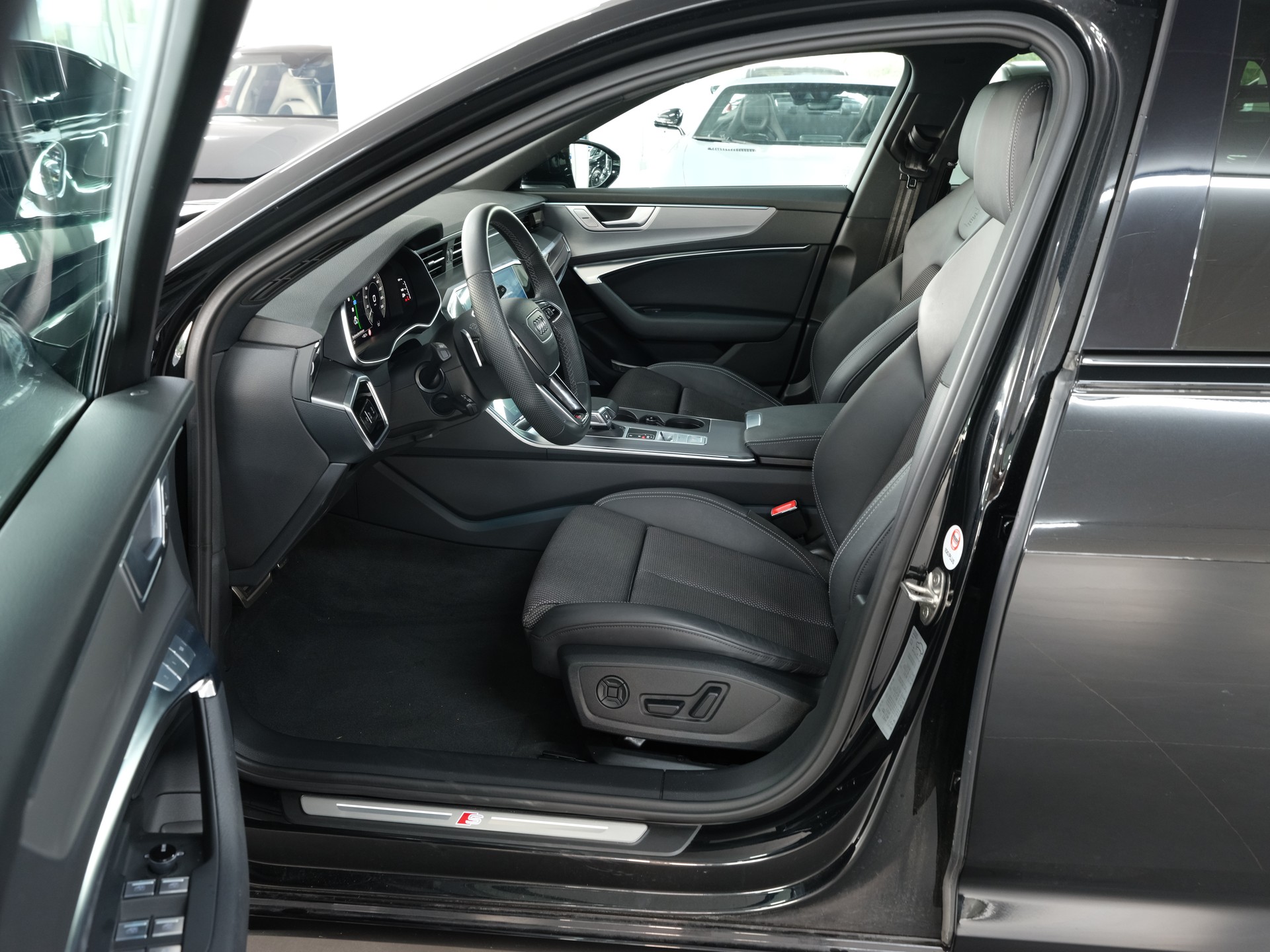 AUDI A6 Avant 50 TFSIe quattro S-tronic *360 Kamera* *CarPlay* *S-Line*-image-10