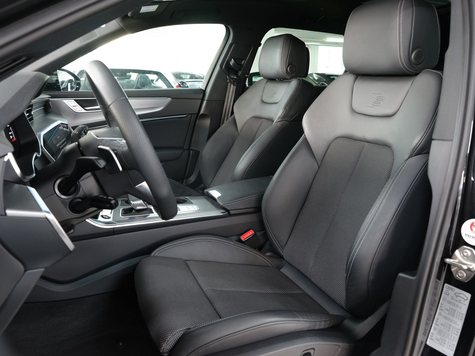 AUDI A6 Avant 50 TFSIe quattro S-tronic *360 Kamera* *CarPlay* *S-Line*-image-11