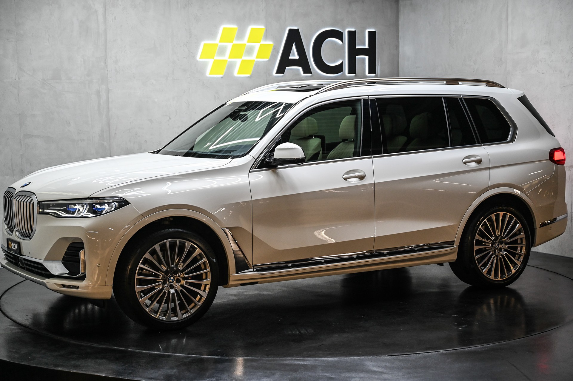 BMW X7 40d xDrive SAG "Individual"-showroom-element-3