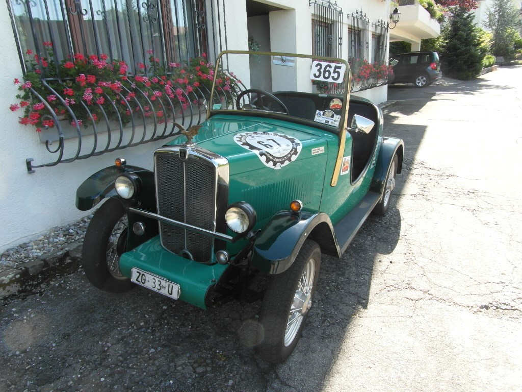 MORRIS MM 8-showroom-element-2