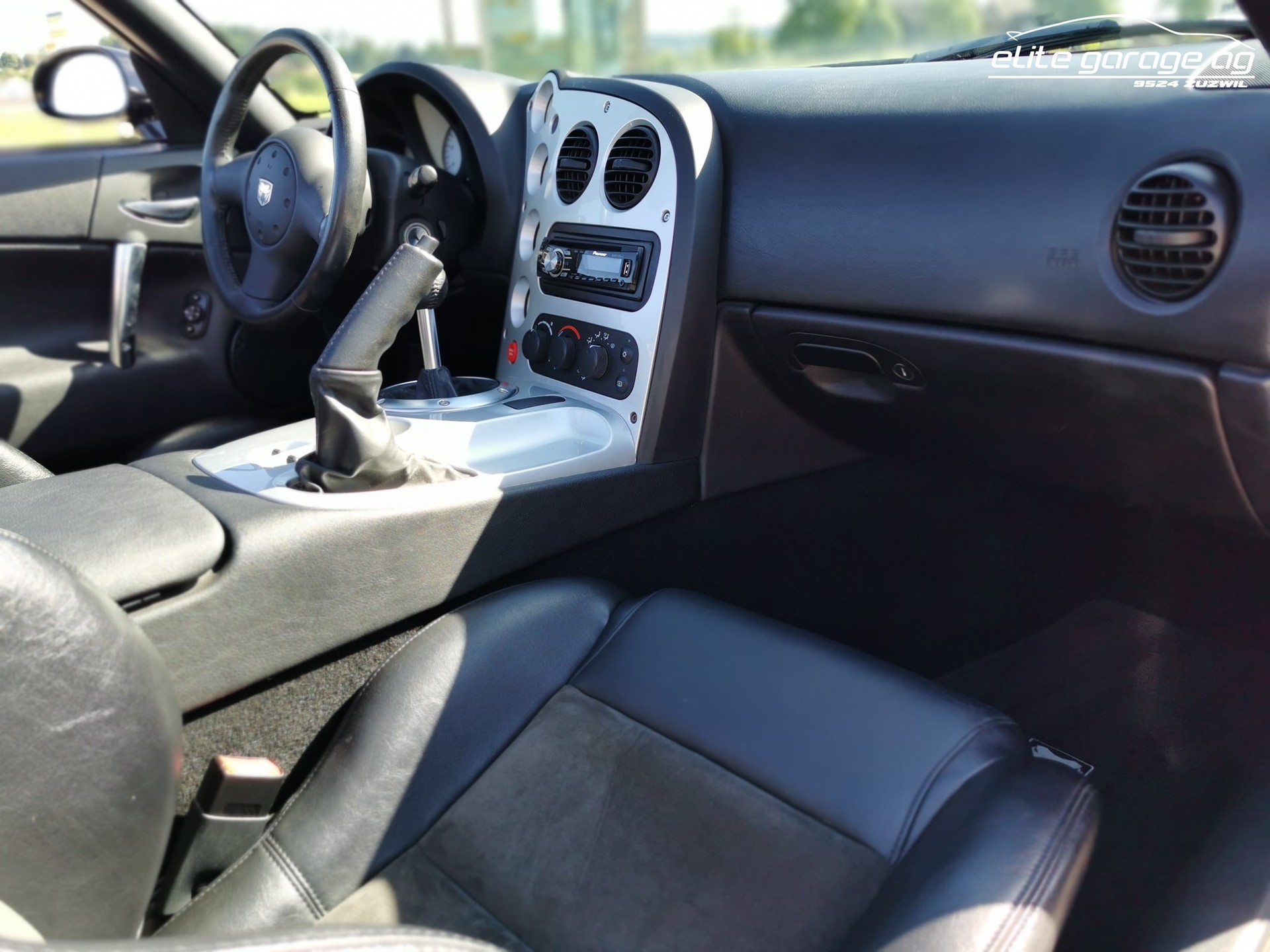 DODGE Viper SRT-10-image-14