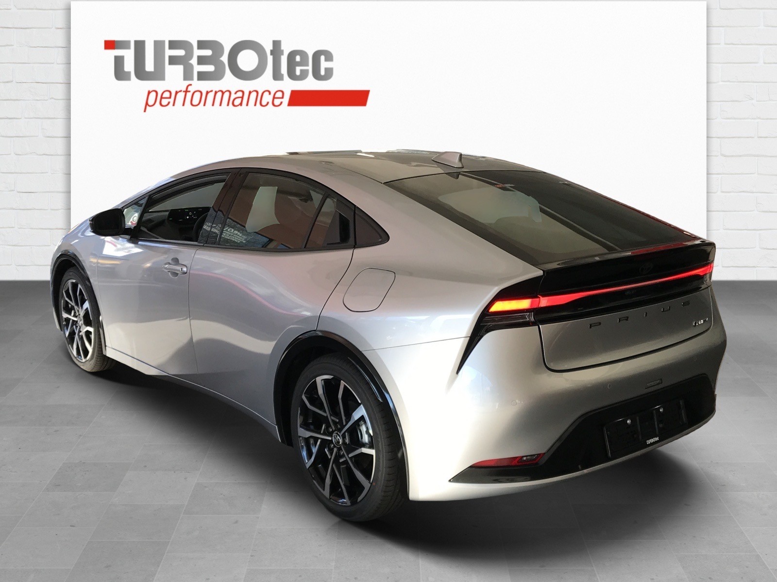 TOYOTA Prius 2.0 VVT-i Plug-in Hybrid Style-showroom-element-2