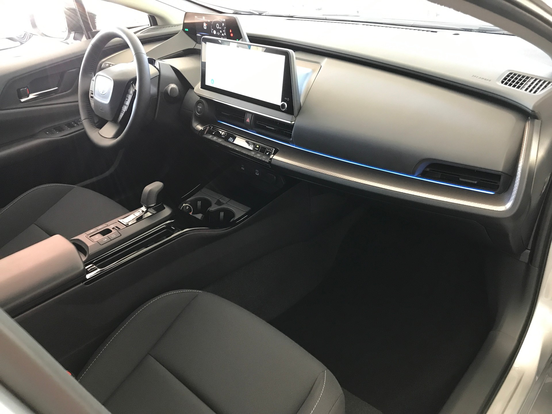 TOYOTA Prius 2.0 VVT-i Plug-in Hybrid Style-image-8