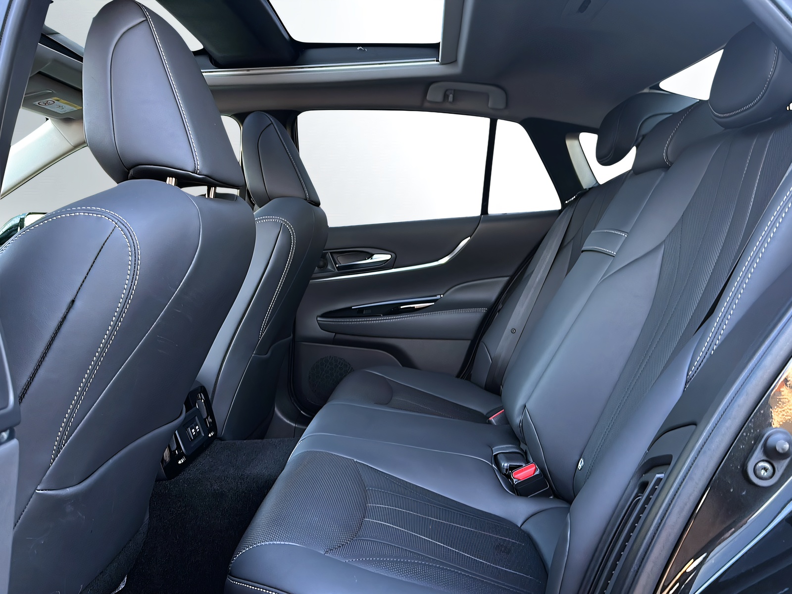 TOYOTA Mirai Fuel cell Platinum-image-13