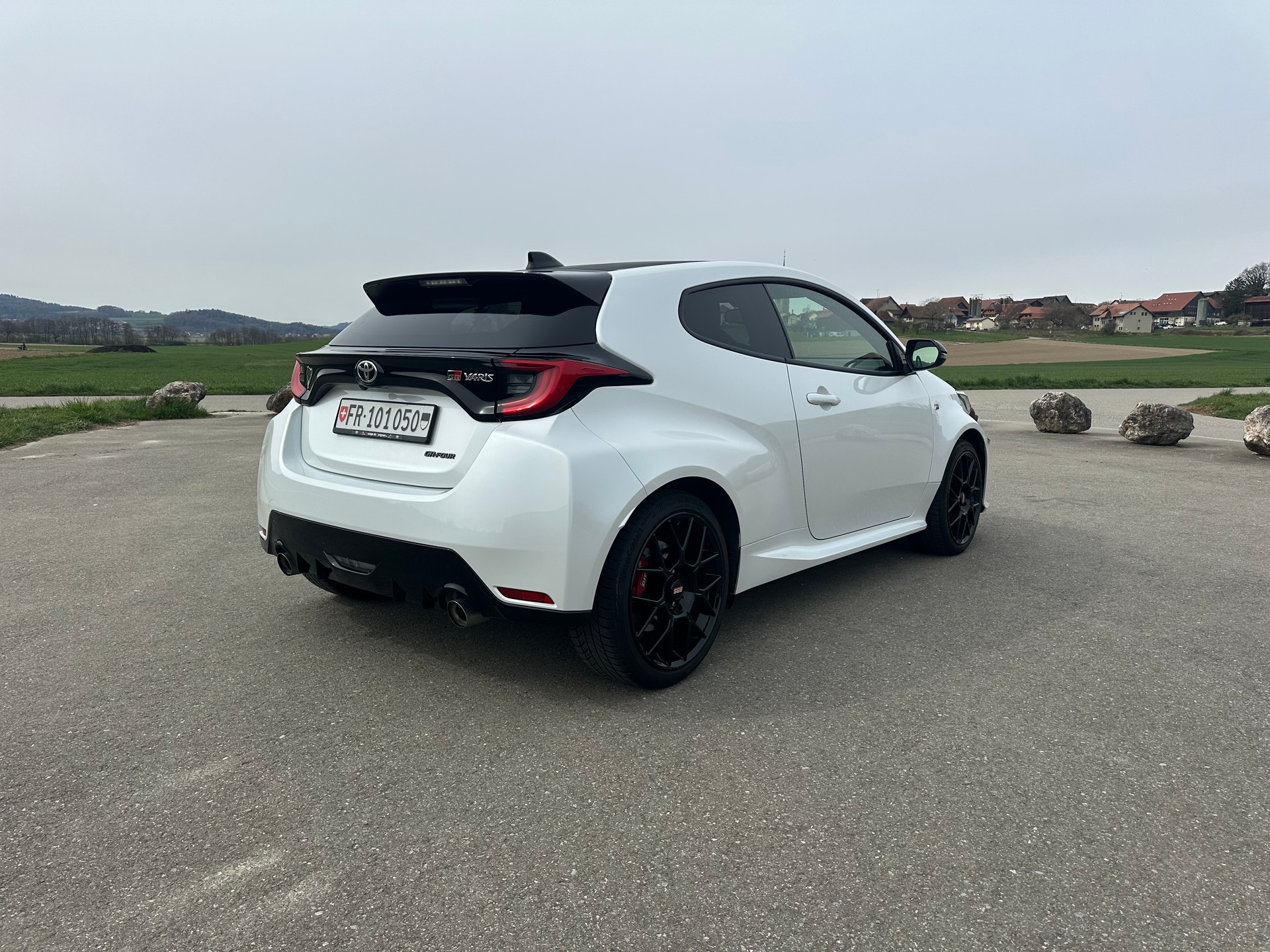 TOYOTA Yaris 1.6 GR Sport-image-3