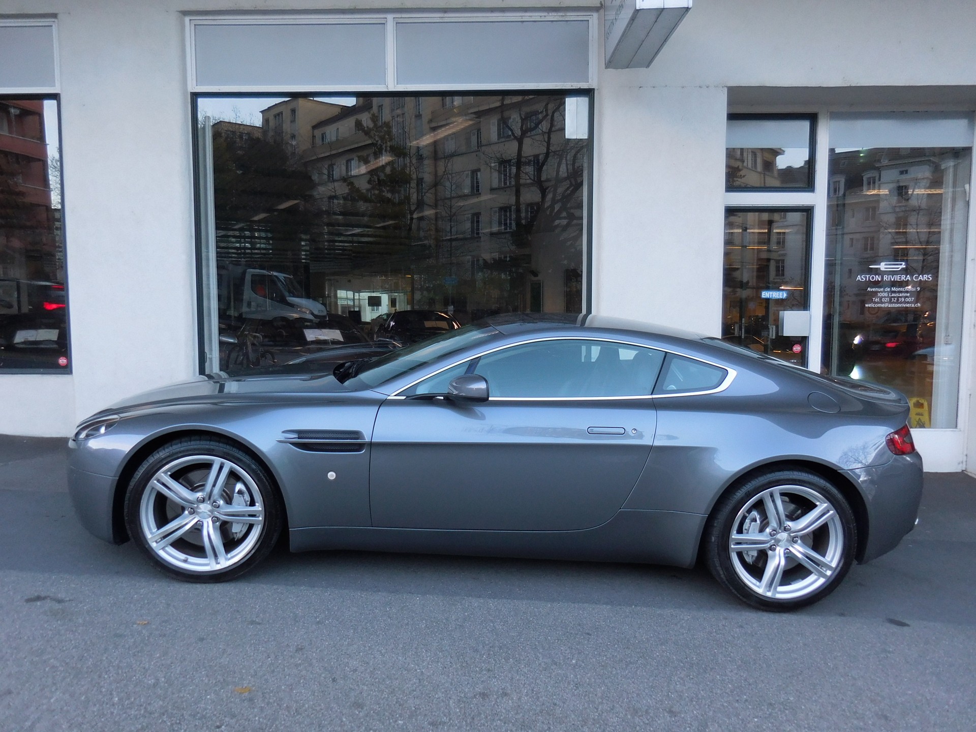 ASTON MARTIN V8 Vantage 4.7 Sportshift-image-2