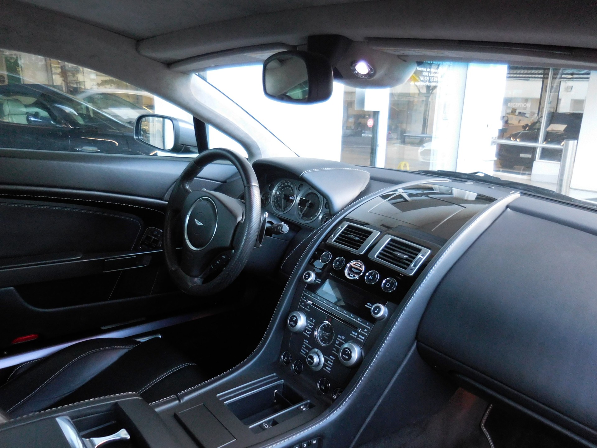 ASTON MARTIN V8 Vantage 4.7 Sportshift-image-7