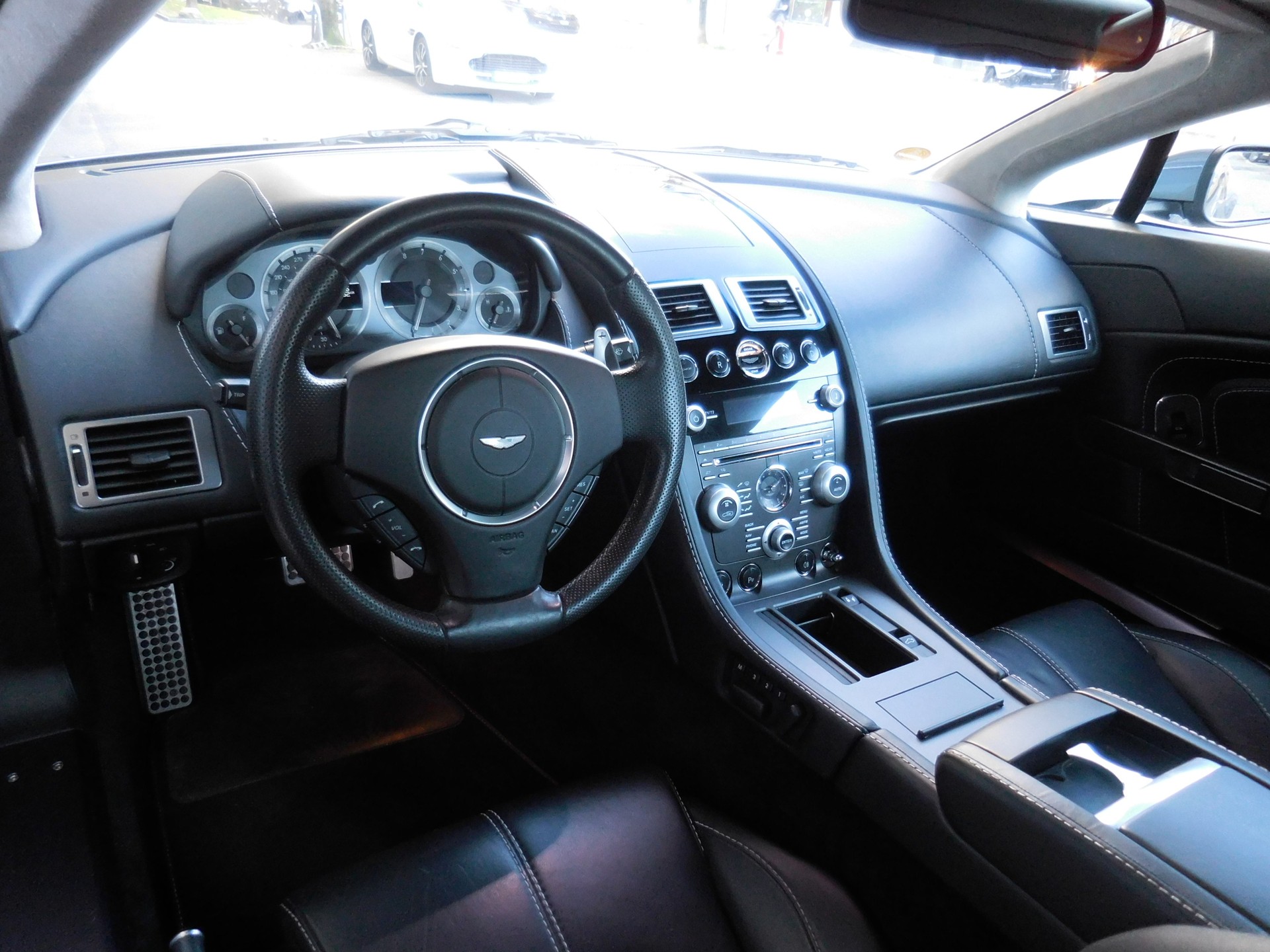 ASTON MARTIN V8 Vantage 4.7 Sportshift-image-6