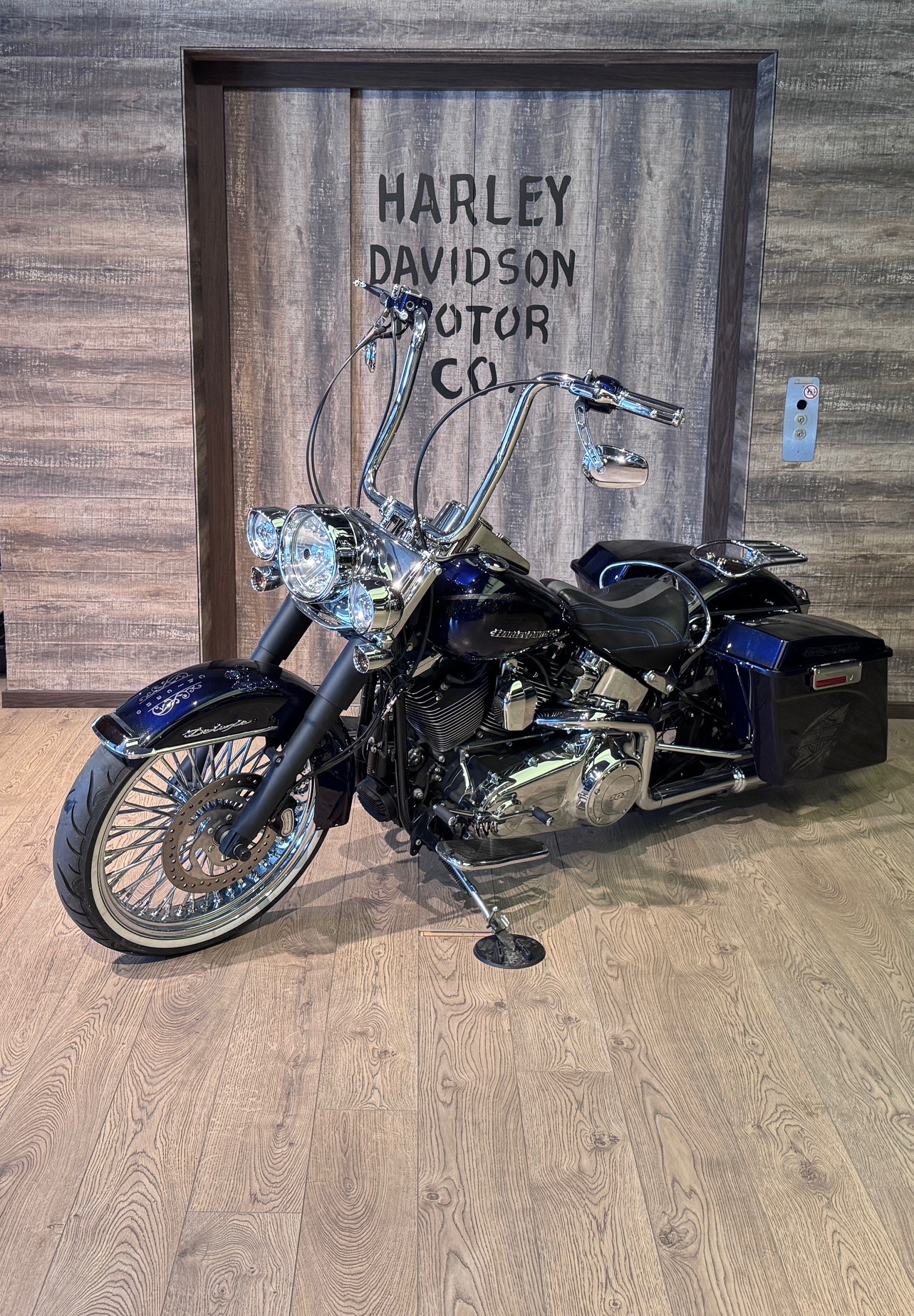 HARLEY-DAVIDSON FLSTN Softail Deluxe ABS-image-2