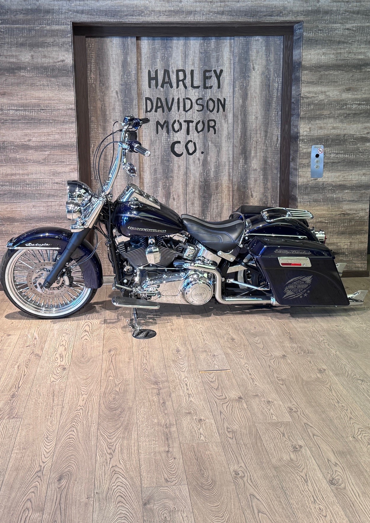 HARLEY-DAVIDSON FLSTN Softail Deluxe ABS-image-3