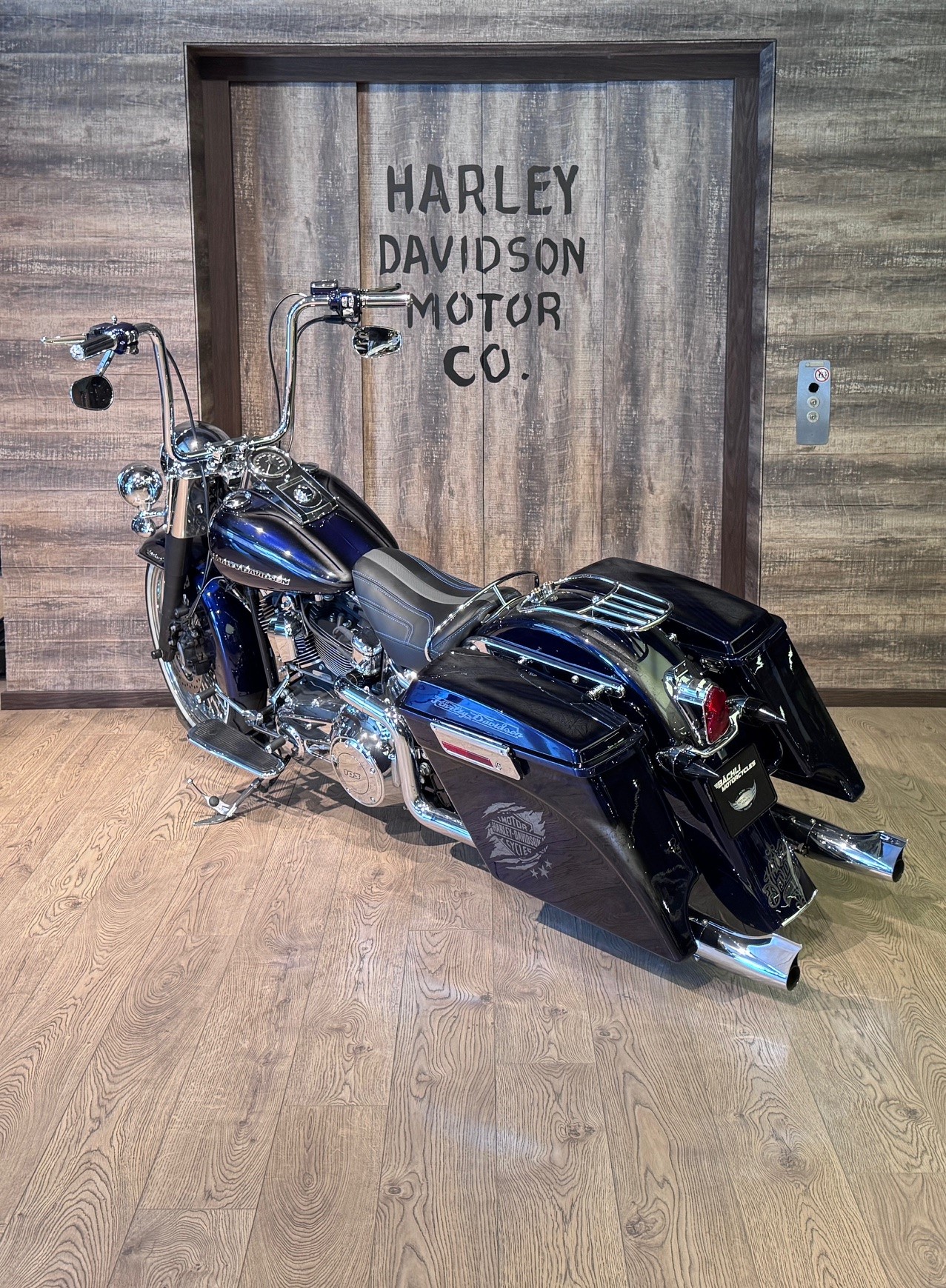 HARLEY-DAVIDSON FLSTN Softail Deluxe ABS-image-4