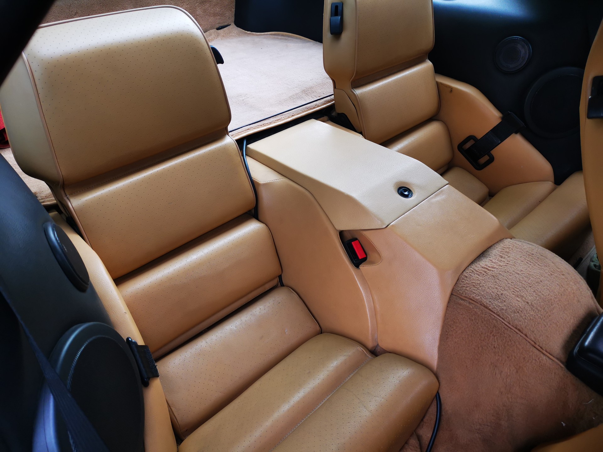 PORSCHE 928 S4-image-12