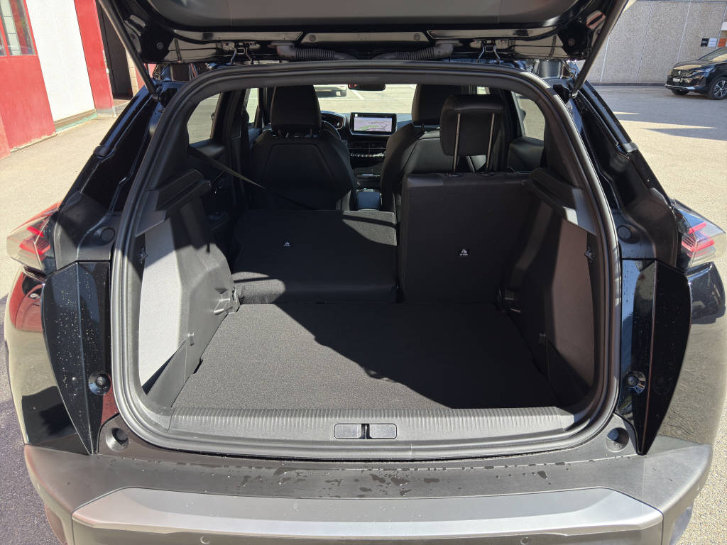 PEUGEOT 2008 Hybrid 145 e-DCS6 GT-image-11