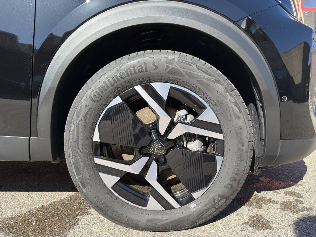 PEUGEOT 2008 Hybrid 145 e-DCS6 GT-image-15