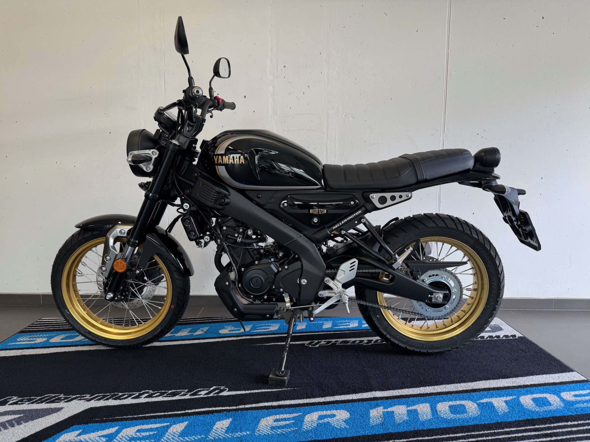 YAMAHA XSR 125 Legacy-image-2