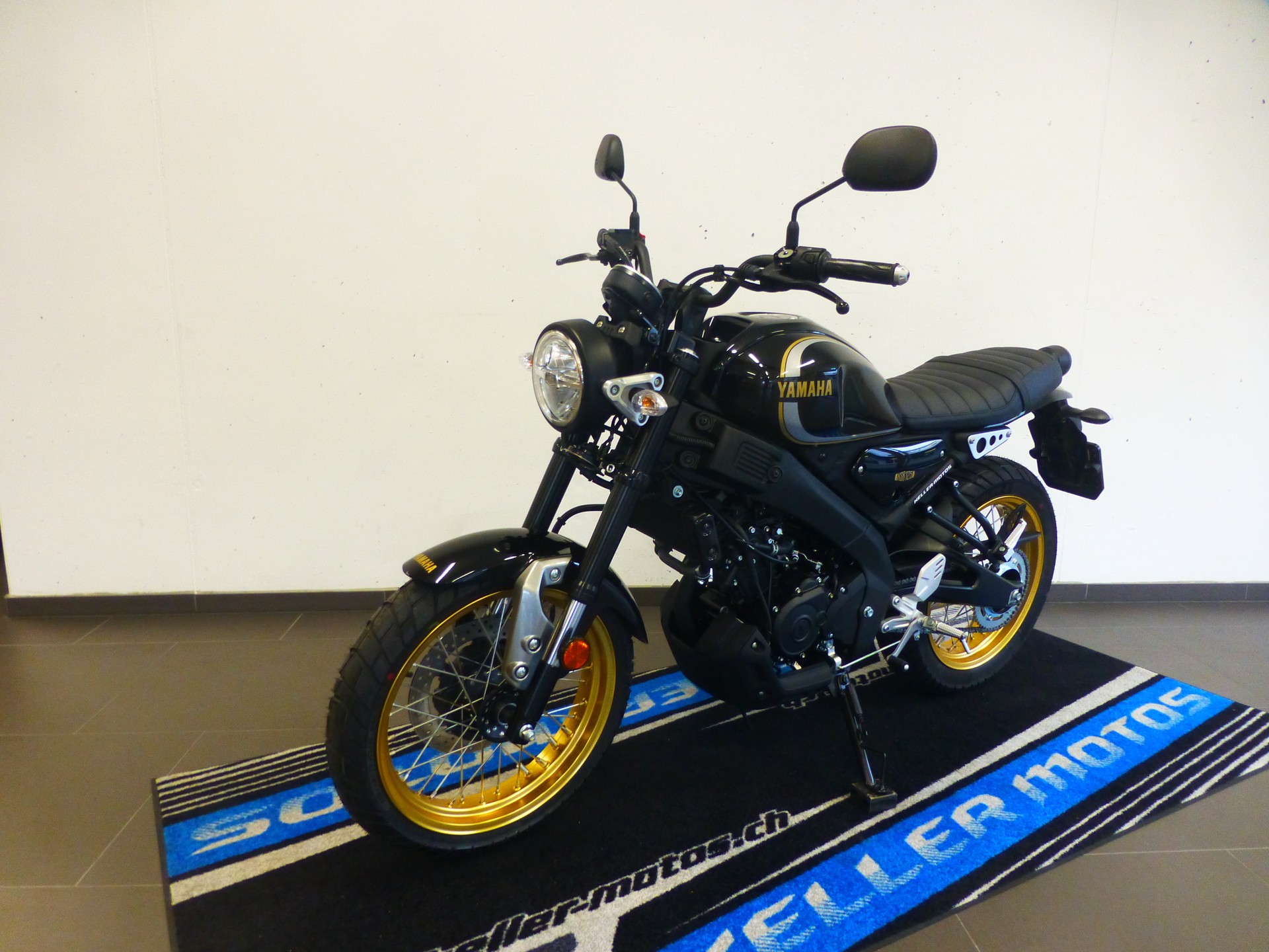 YAMAHA XSR 125 Legacy-image-6