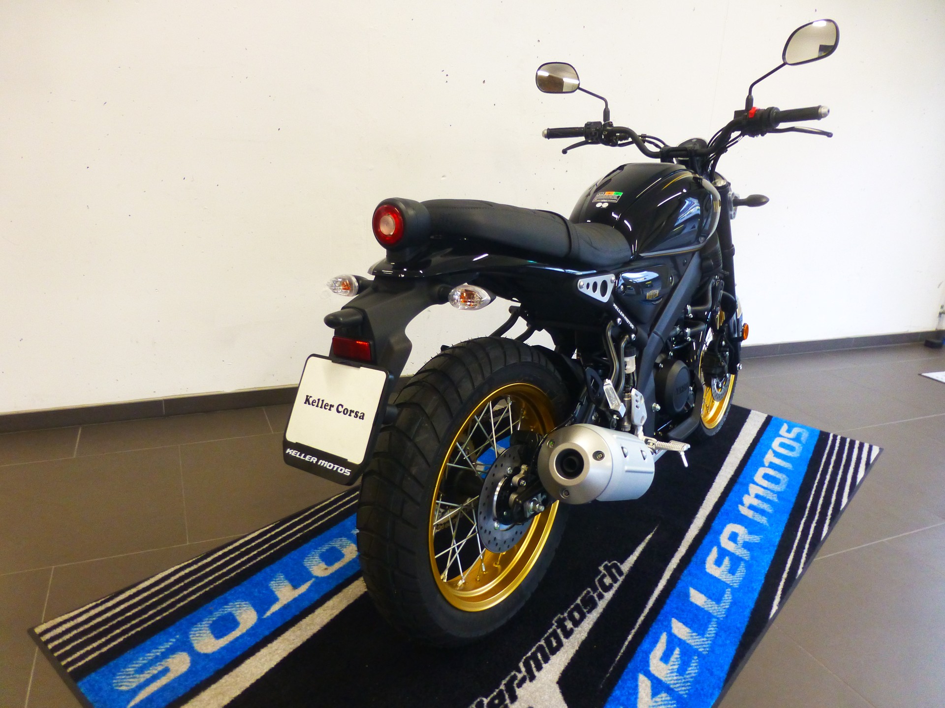 YAMAHA XSR 125 Legacy-image-10