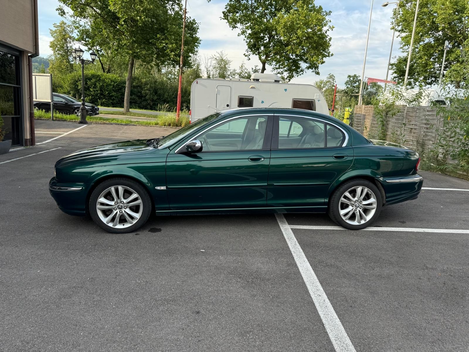 JAGUAR X-Type 3.0 V6 Traction4 Sovereign Anniv. Pack Aut.-showroom-element-2