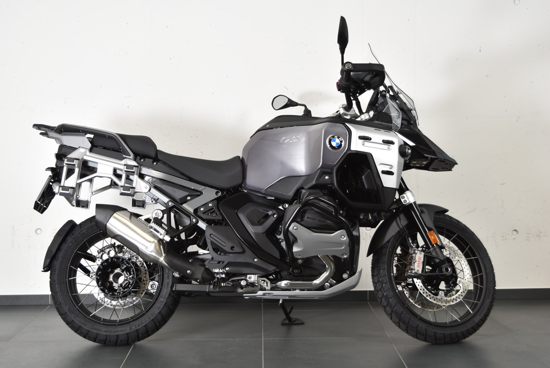 BMW R 1300 GS ADVENTURE-image-2