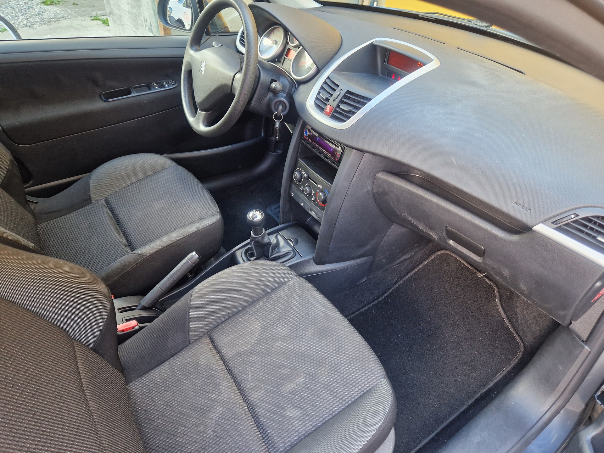 PEUGEOT 1.4-image-11