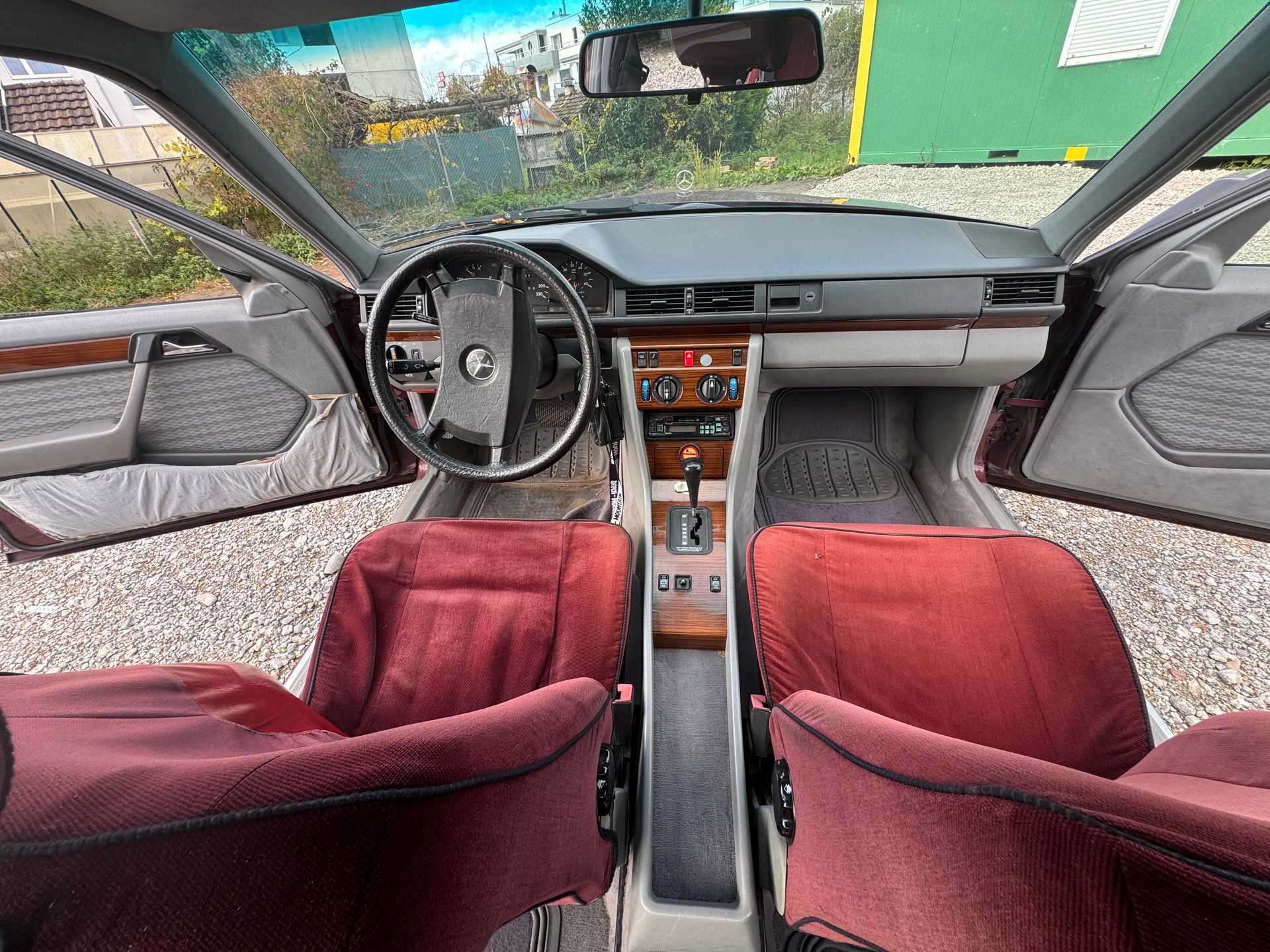MERCEDES-BENZ 300 D Automatic-image-13