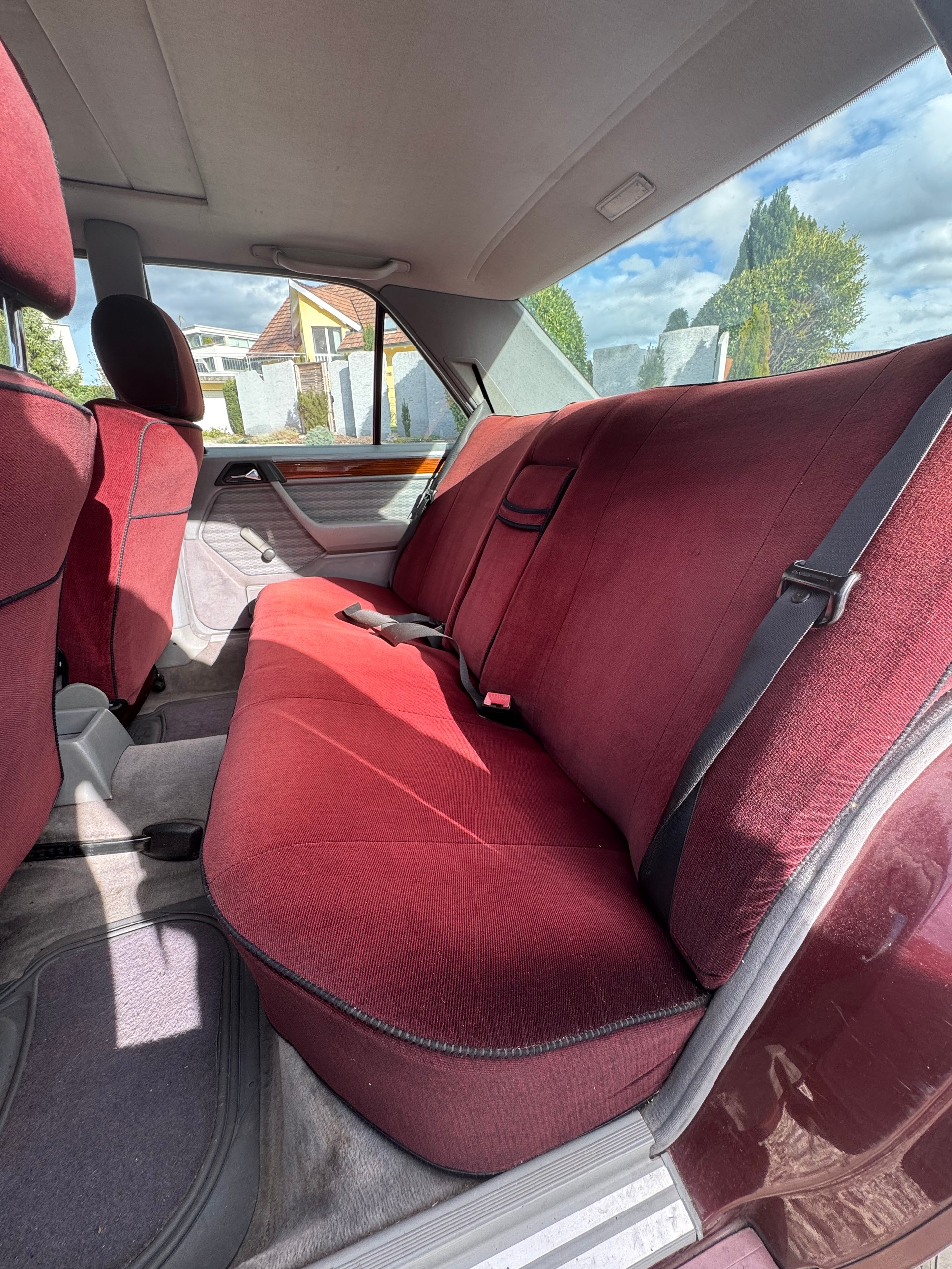 MERCEDES-BENZ 300 D Automatic-image-11