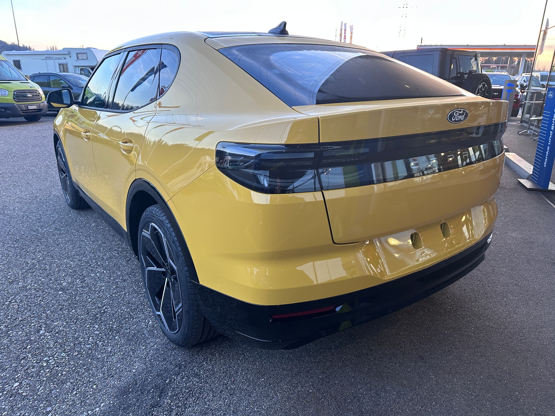 FORD Capri Elektro 79kWh Dual Extended Range Premium AWD-image-4