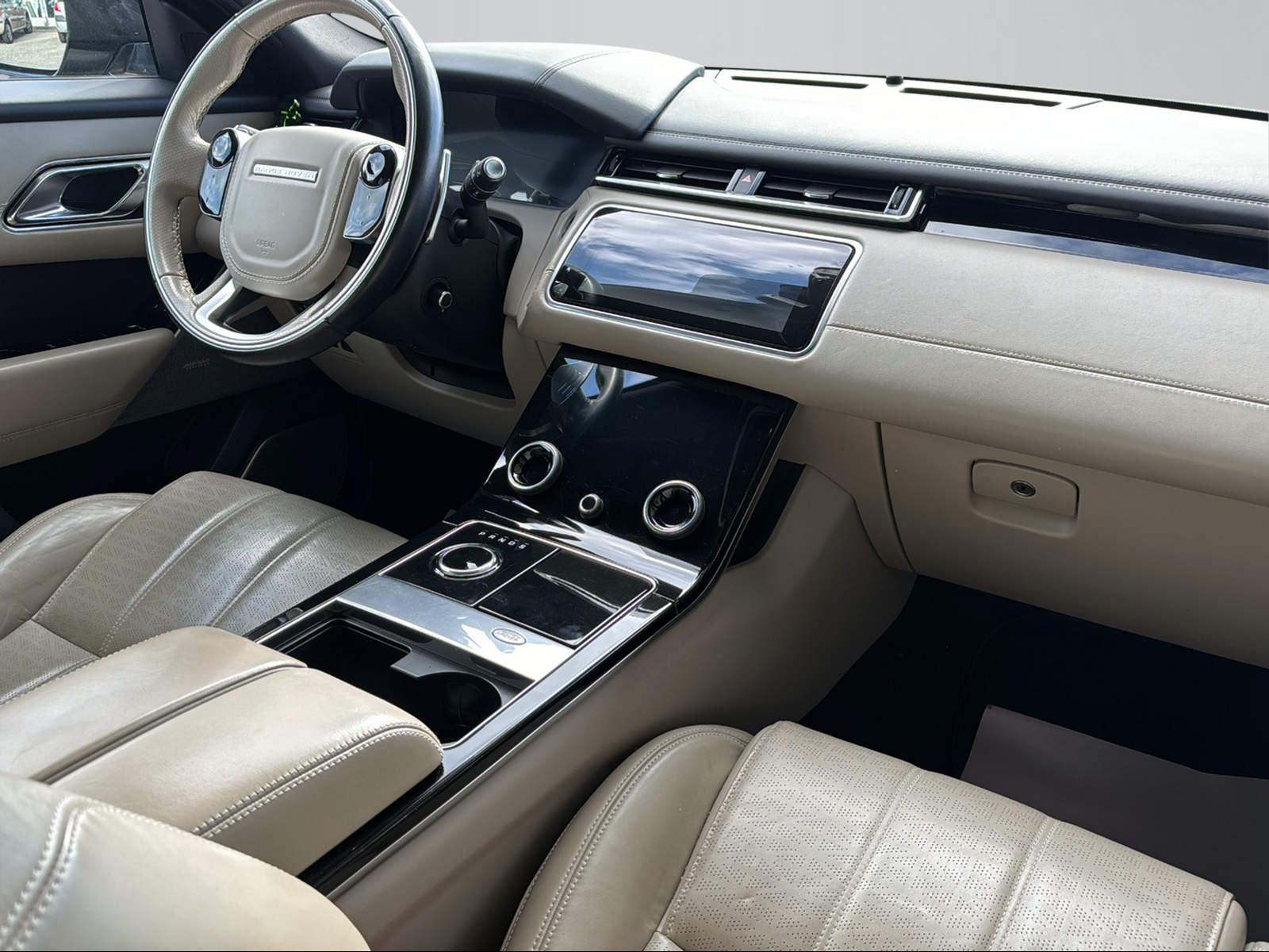LAND ROVER Range Rover Velar R-Dynamic D 300 Automatic-image-8