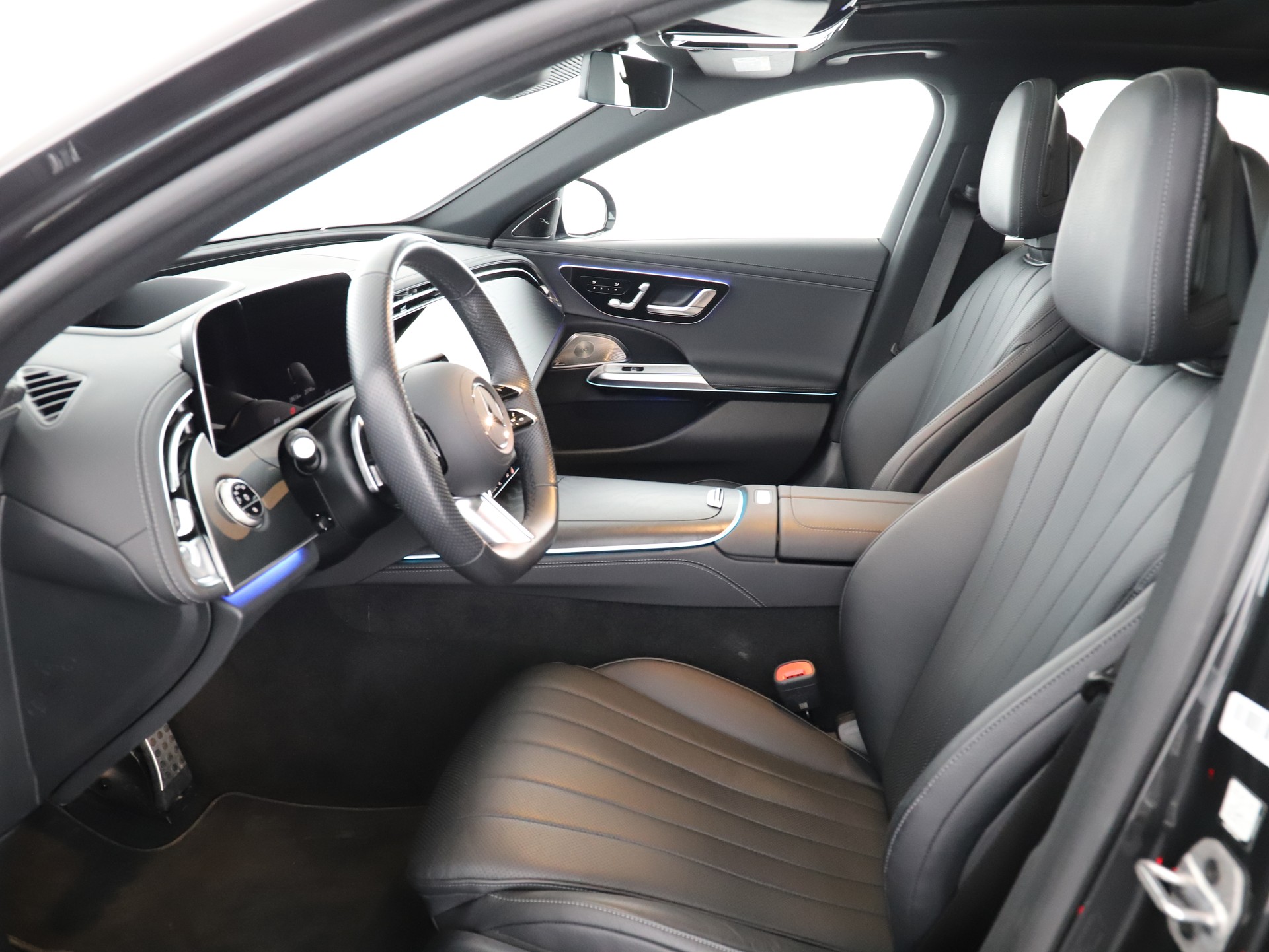 MERCEDES-BENZ E 200 9G-Tronic 4Matic-image-9