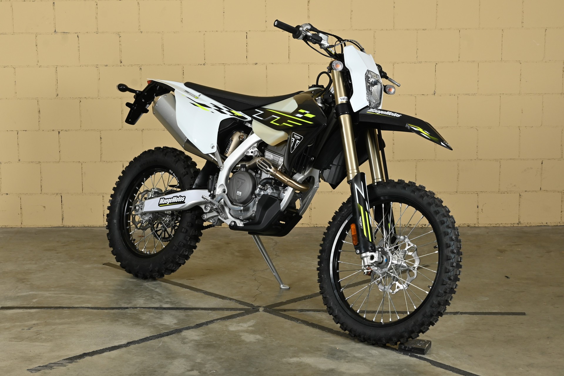 TRIUMPH TF 250 E-image-1