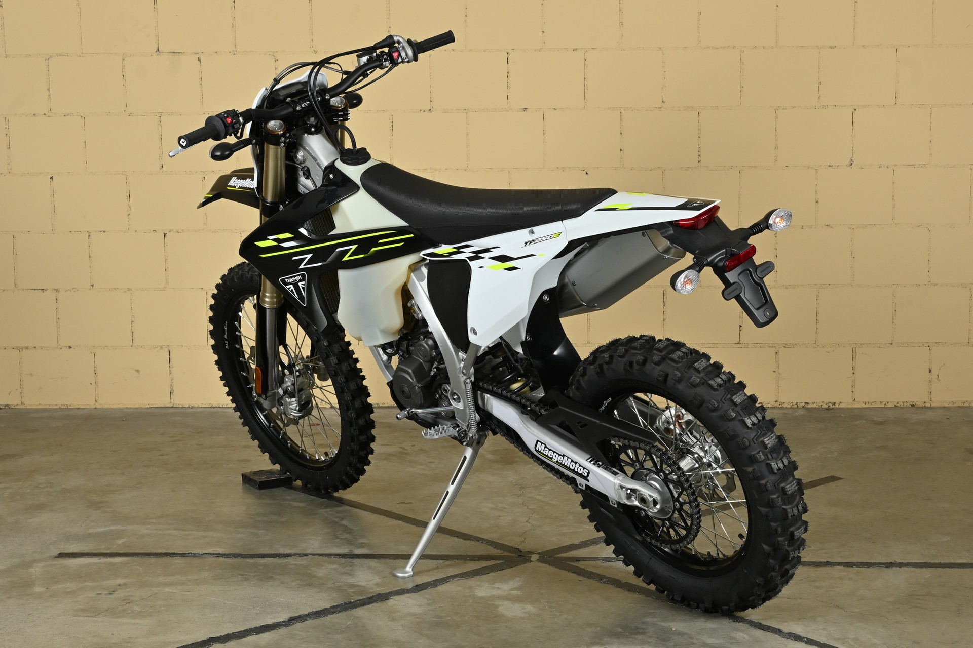 TRIUMPH TF 250 E-image-4