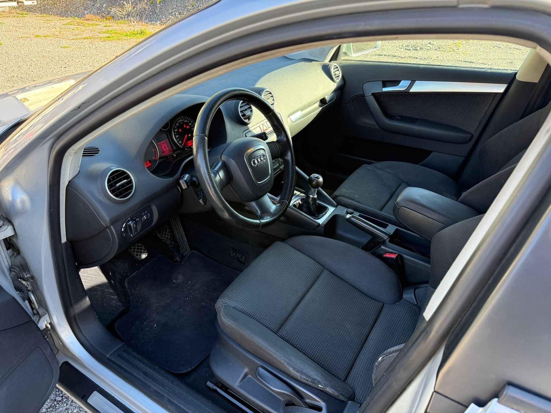 AUDI A3 Sportback 2.0 Turbo FSI Attraction-image-13