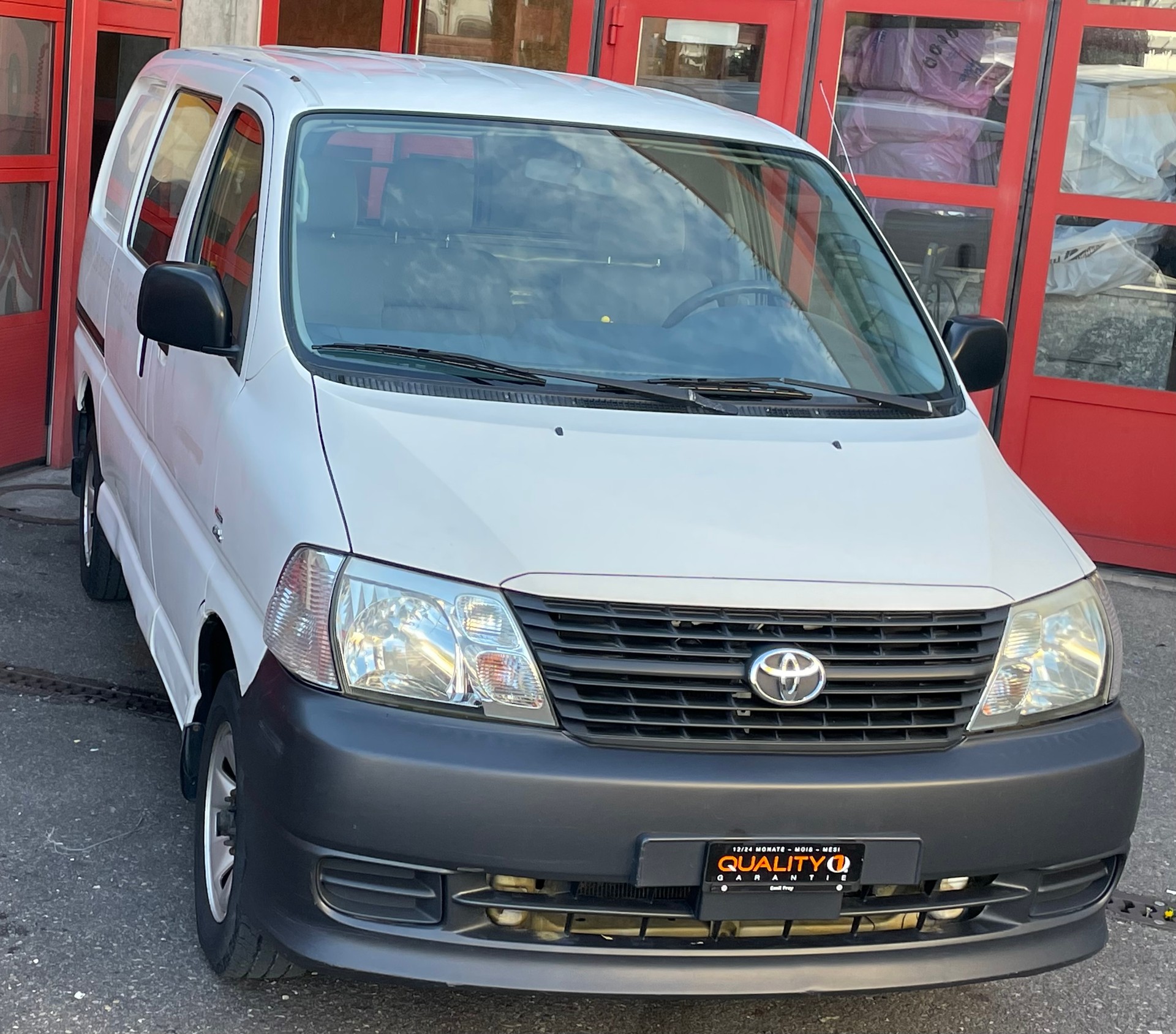 TOYOTA Hiace D-4D Kombi 4WD SWB