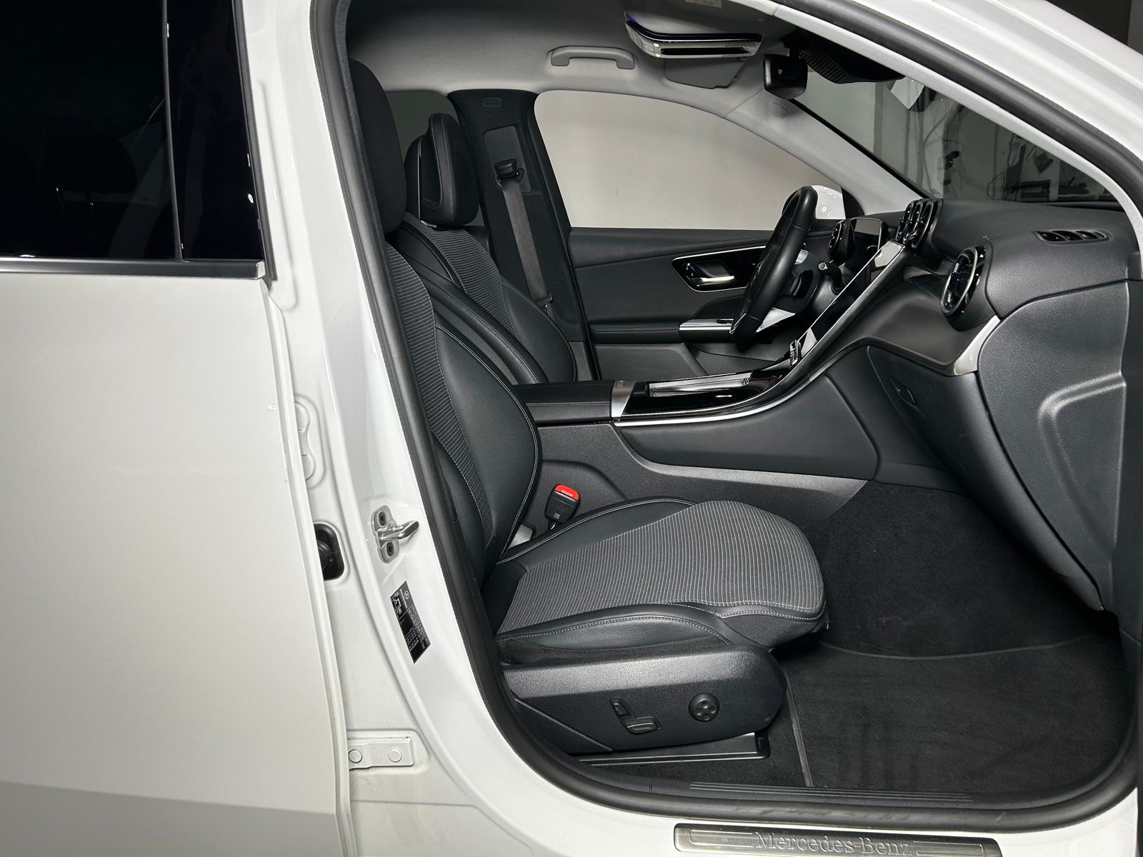 MERCEDES-BENZ GLC 220 d Avantgarde 4matic CH FAHRZEUG-image-10