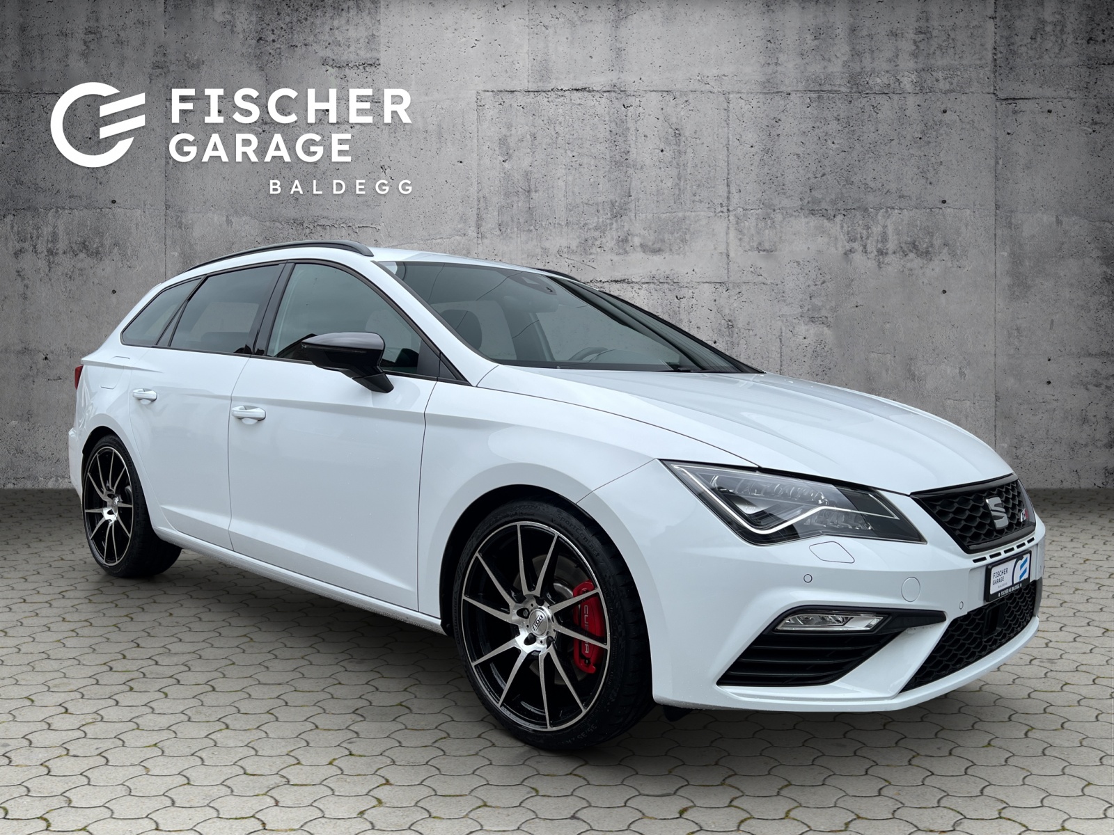 SEAT Leon ST 2.0 TSI Cupra 300 4 Drive DSG-image-0