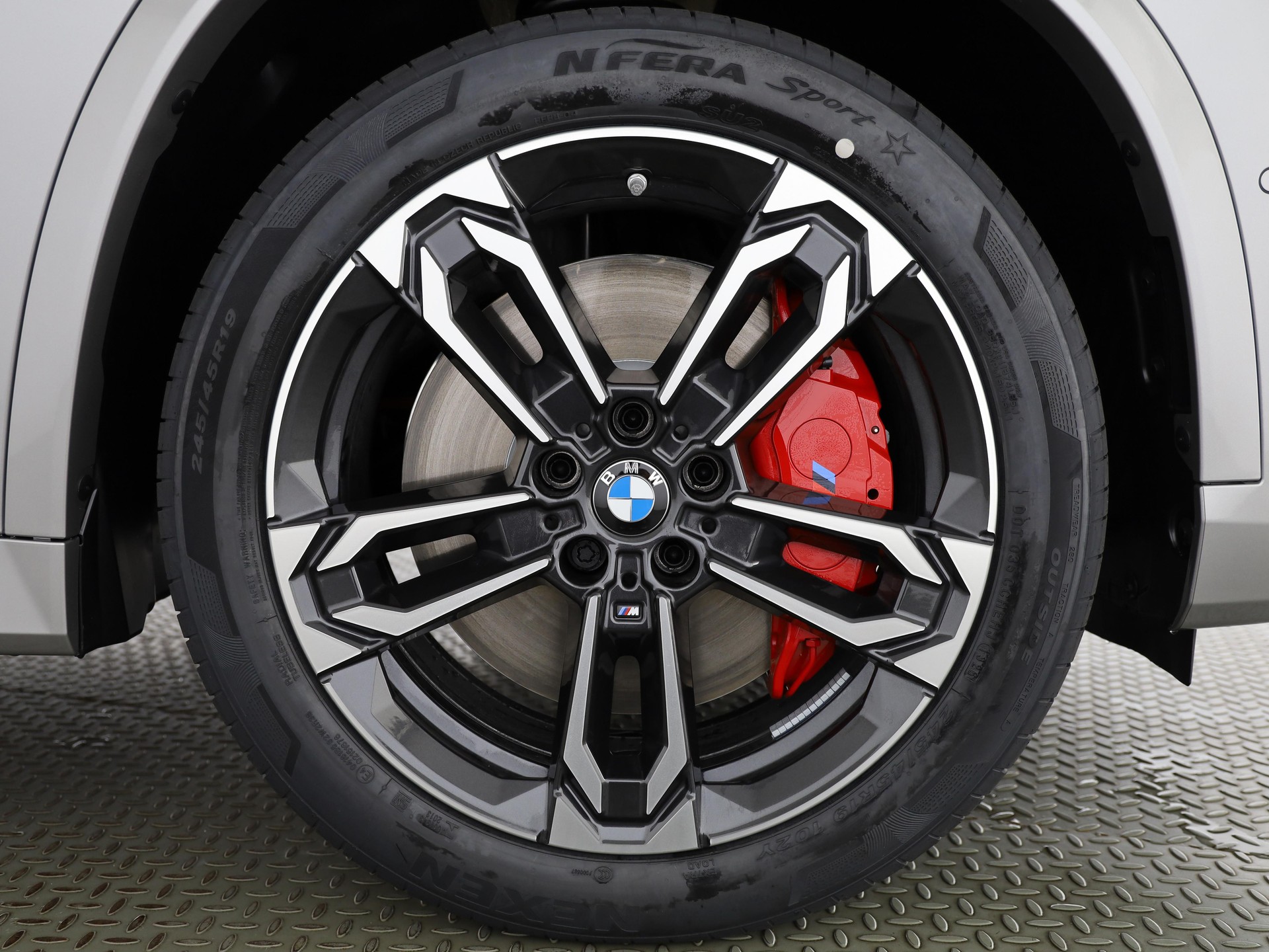 BMW iX 30 xDrive-image-6