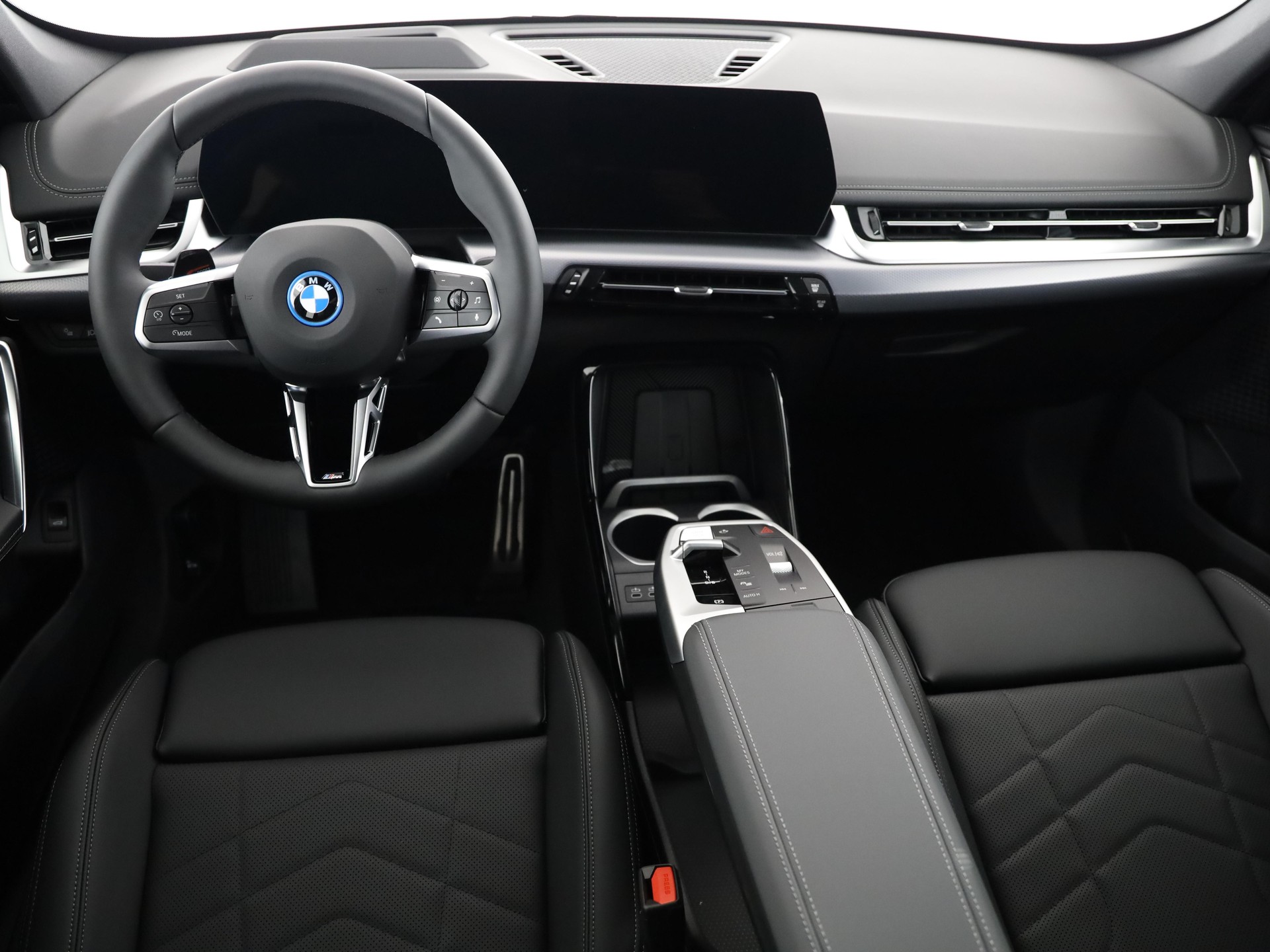 BMW iX 30 xDrive-image-4