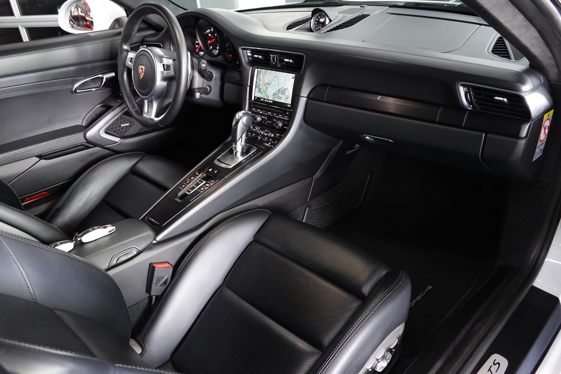 PORSCHE 911 CARRERA 4 GTS PDK CH-FZ DER SCHLICHTE ALLES KÖNNER ON TOP-image-37