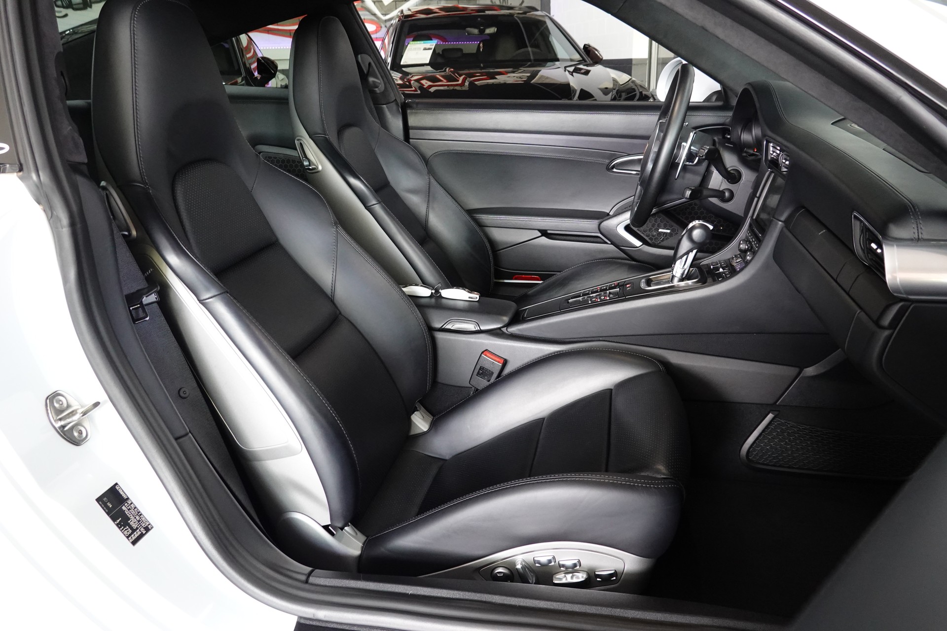 PORSCHE 911 CARRERA 4 GTS PDK CH-FZ DER SCHLICHTE ALLES KÖNNER ON TOP-image-39