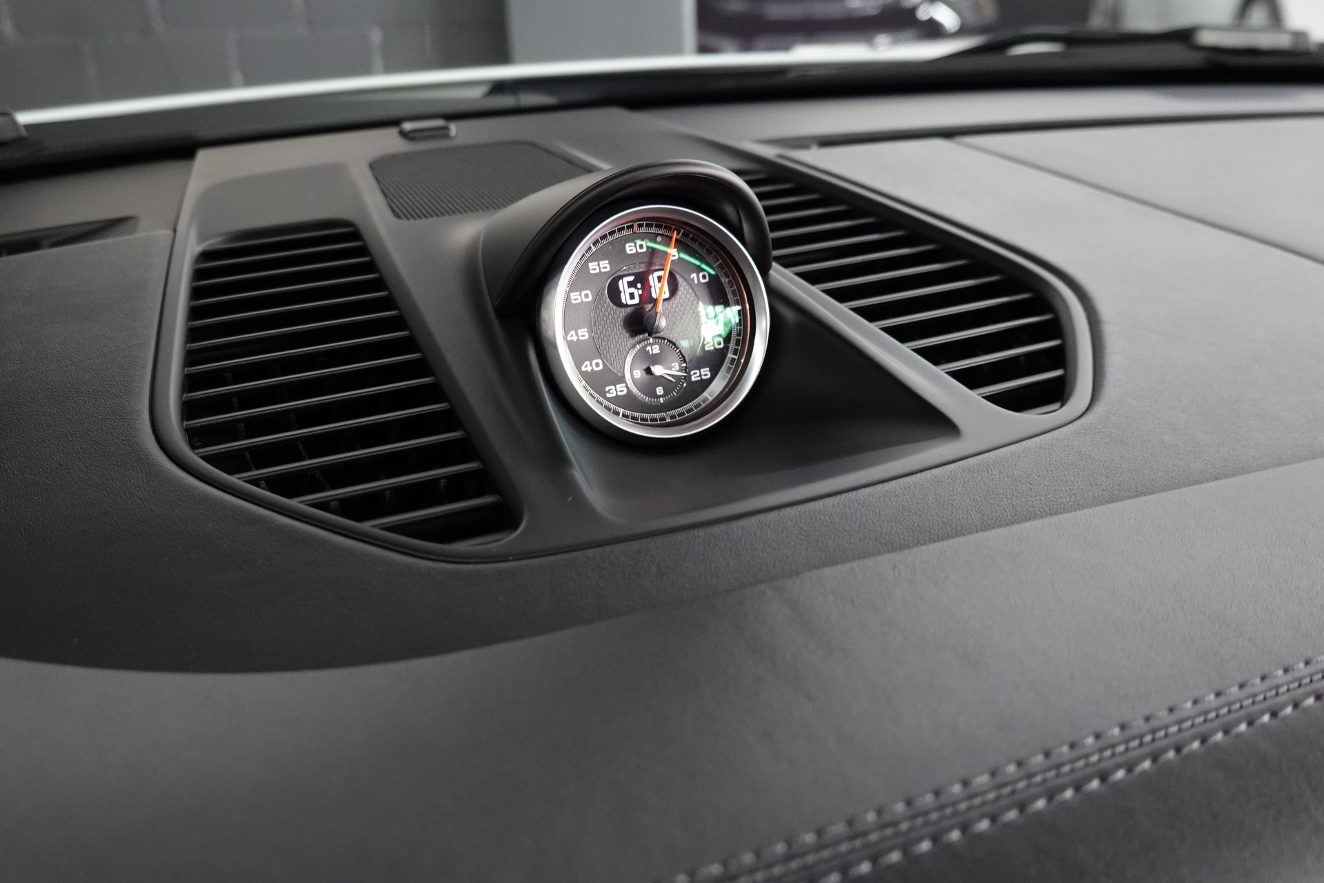 PORSCHE 911 CARRERA 4 GTS PDK CH-FZ DER SCHLICHTE ALLES KÖNNER ON TOP-image-28