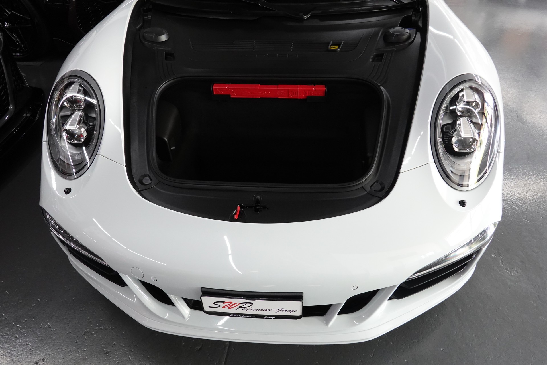 PORSCHE 911 CARRERA 4 GTS PDK CH-FZ DER SCHLICHTE ALLES KÖNNER ON TOP-showroom-element-3