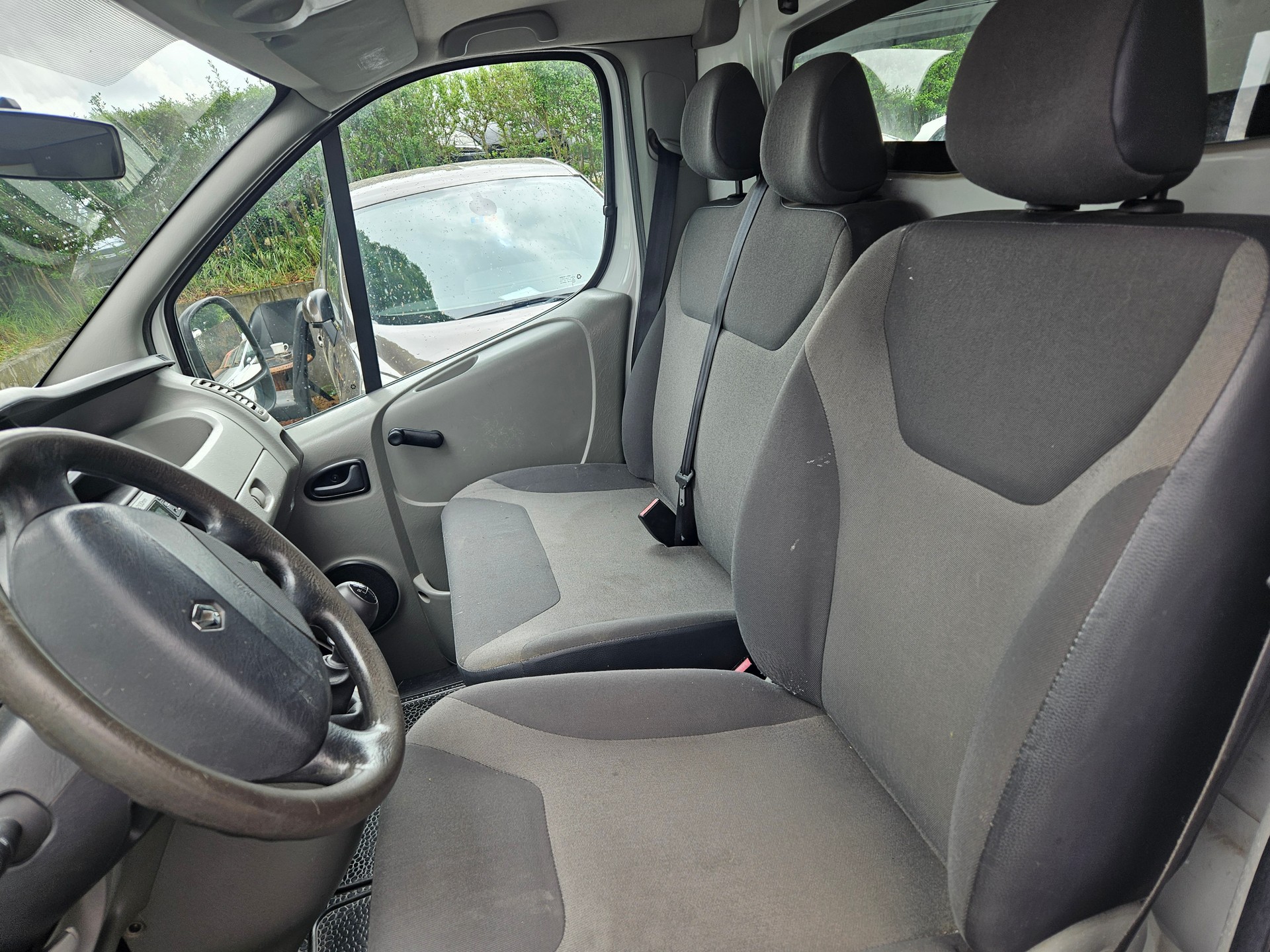 RENAULT Trafic 2.0 dCi 115 2.9t L2H1-image-7