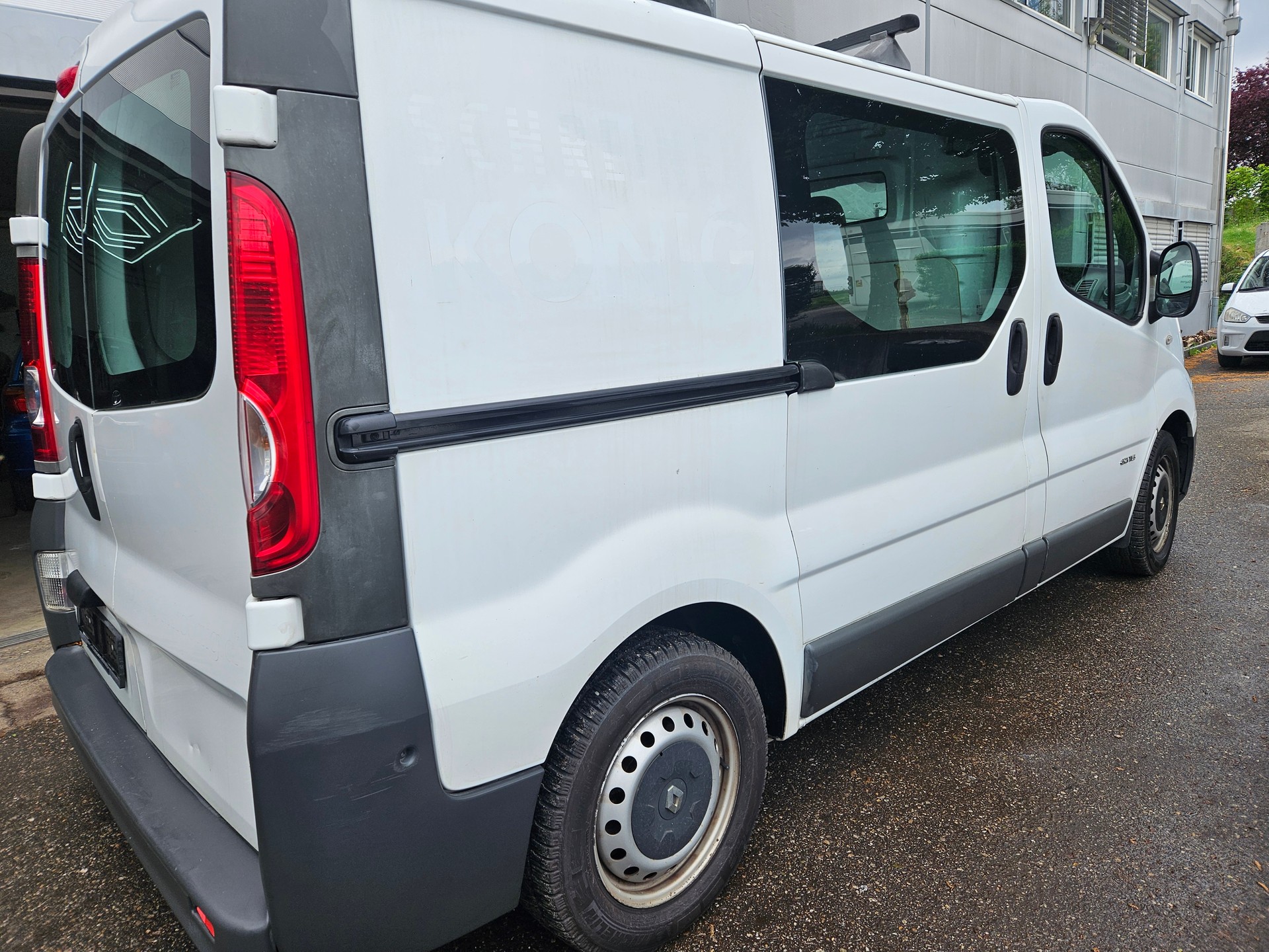 RENAULT Trafic 2.0 dCi 115 2.9t L2H1-image-5