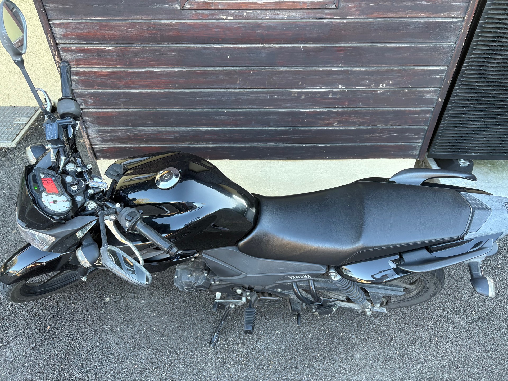 YAMAHA YS 125 UBS-image-1