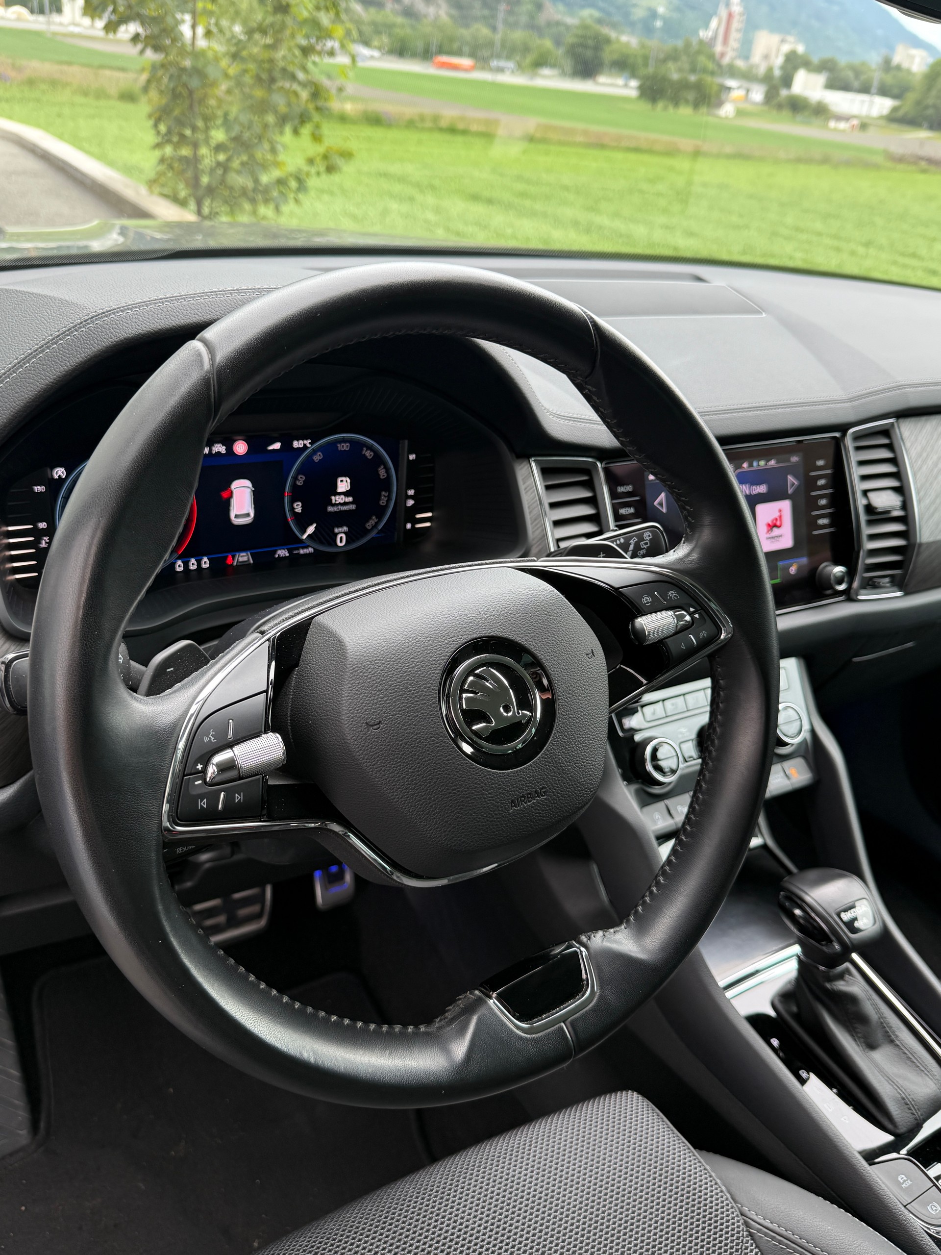 SKODA Kodiaq 2.0 TSI 4x4 Style-image-9
