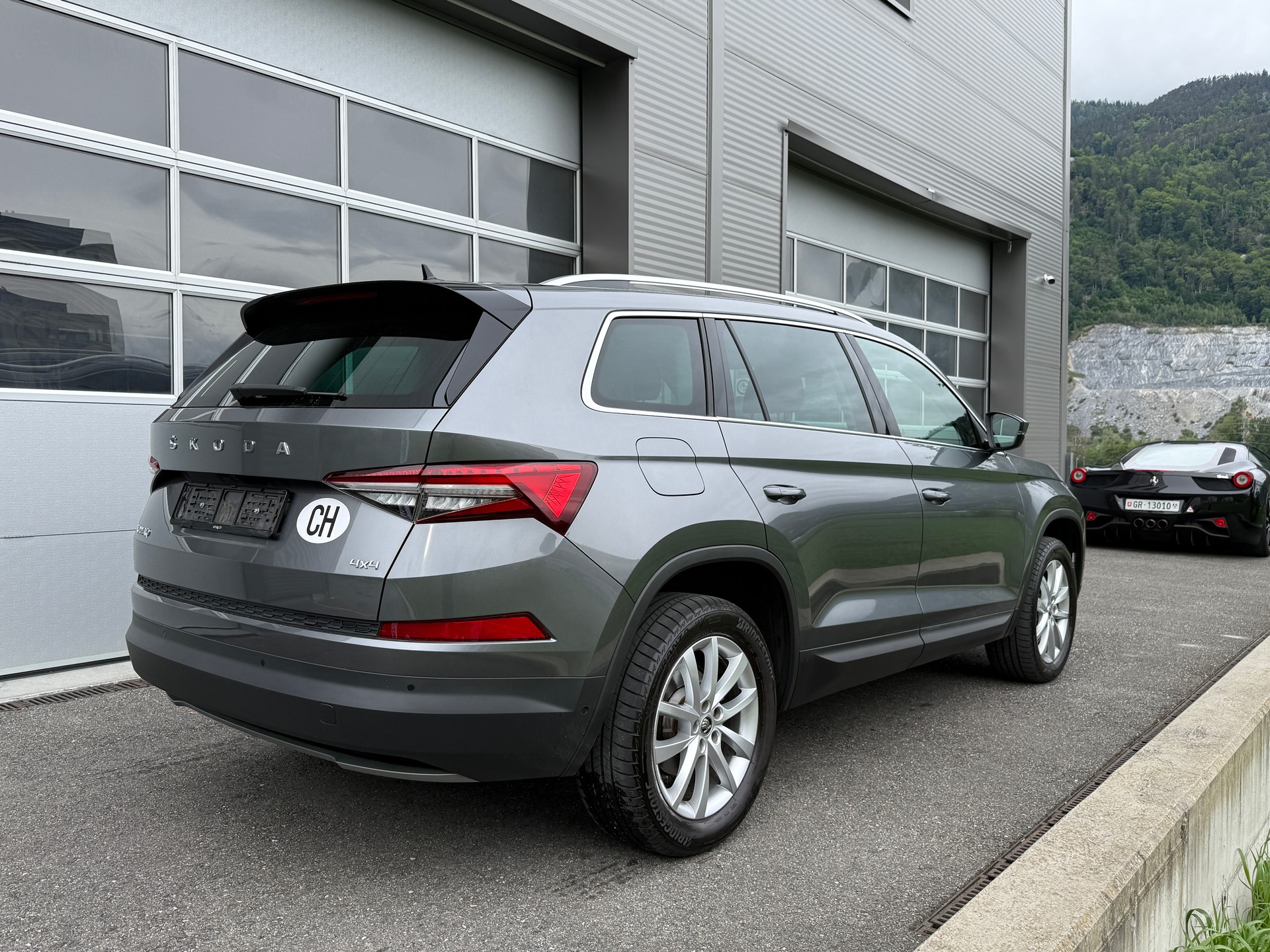 SKODA Kodiaq 2.0 TSI 4x4 Style-image-2