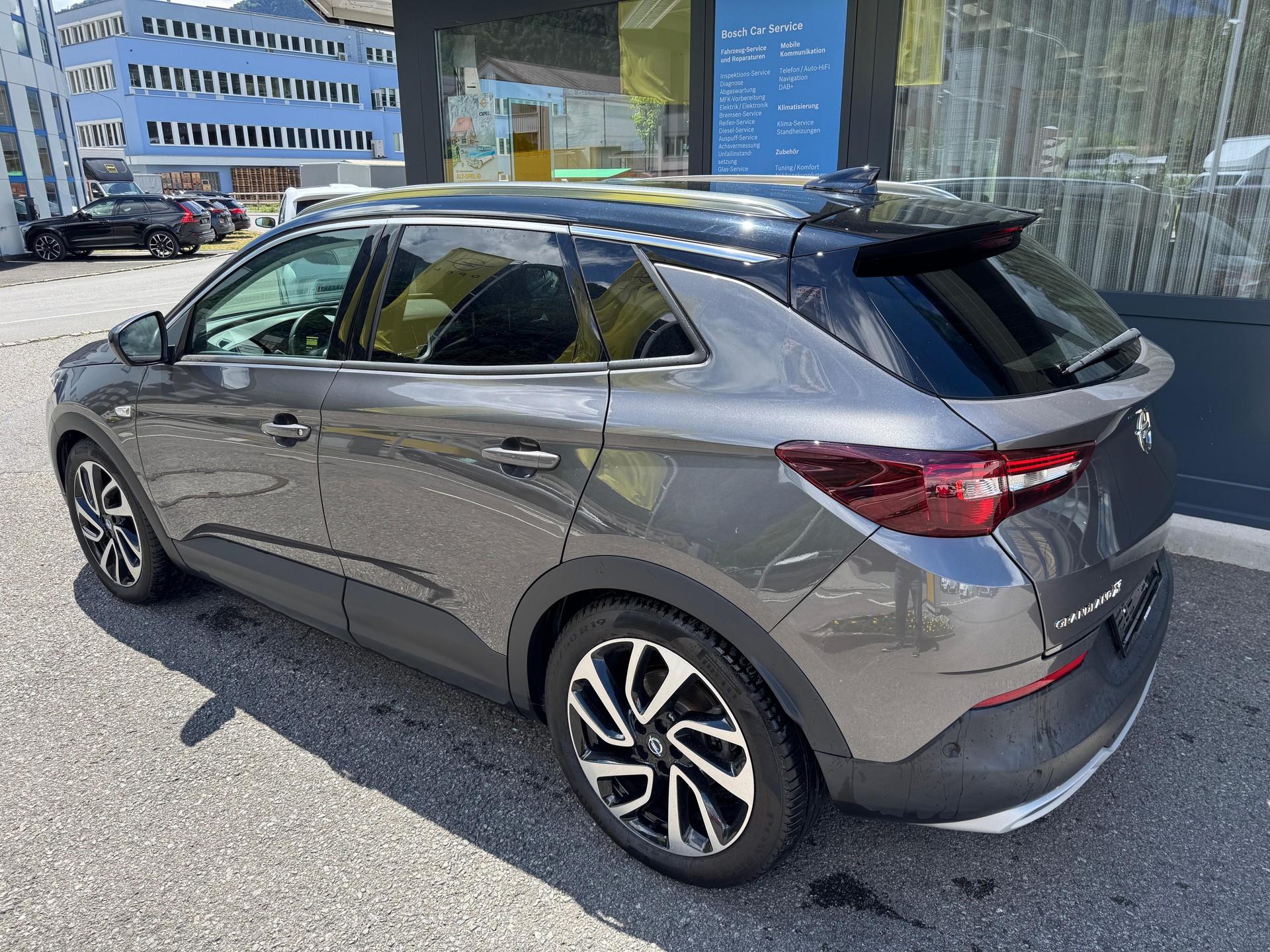 OPEL Grandland X 1.6Turbo Ultimate-image-2
