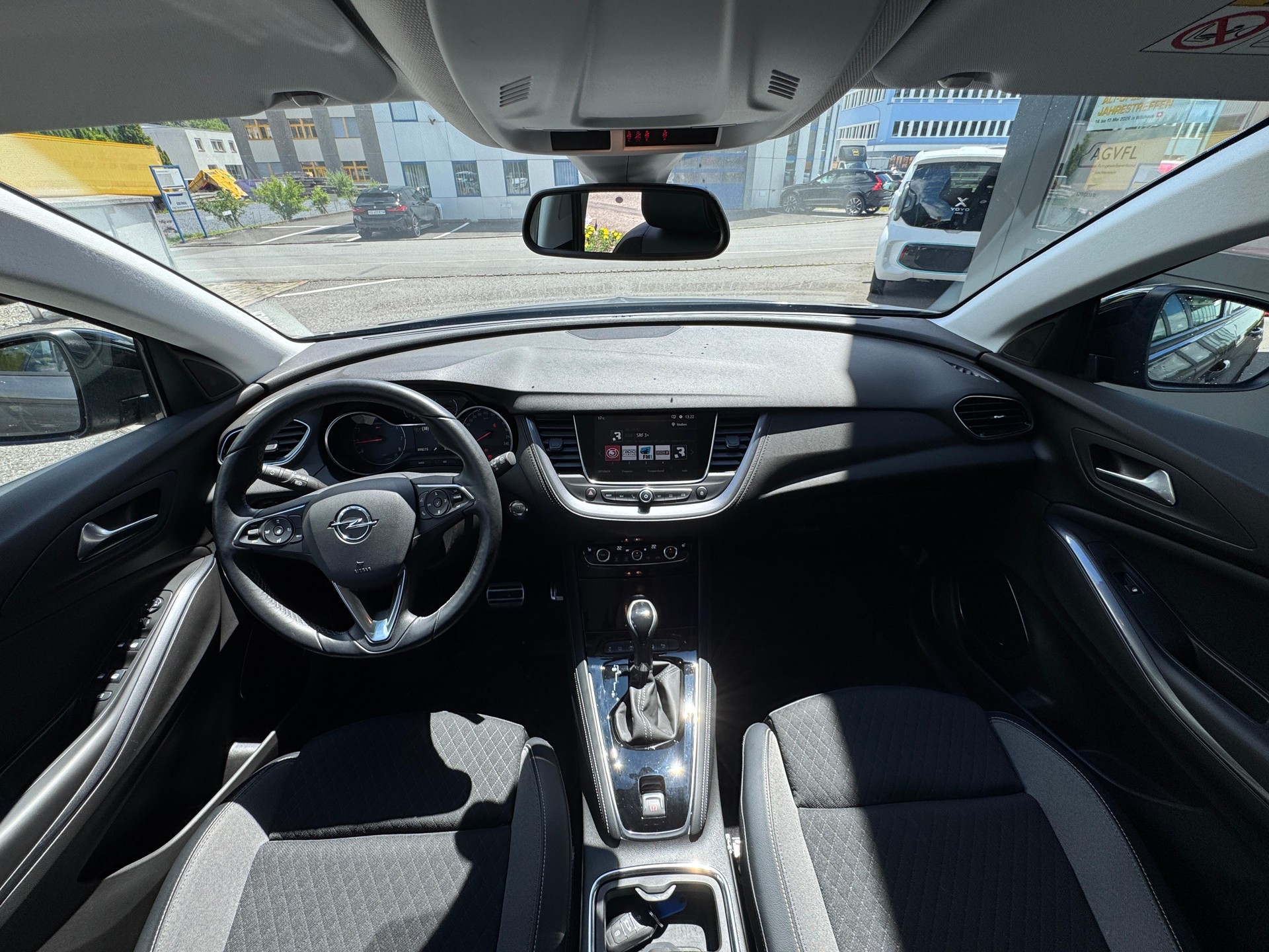 OPEL Grandland X 1.6Turbo Ultimate-image-5