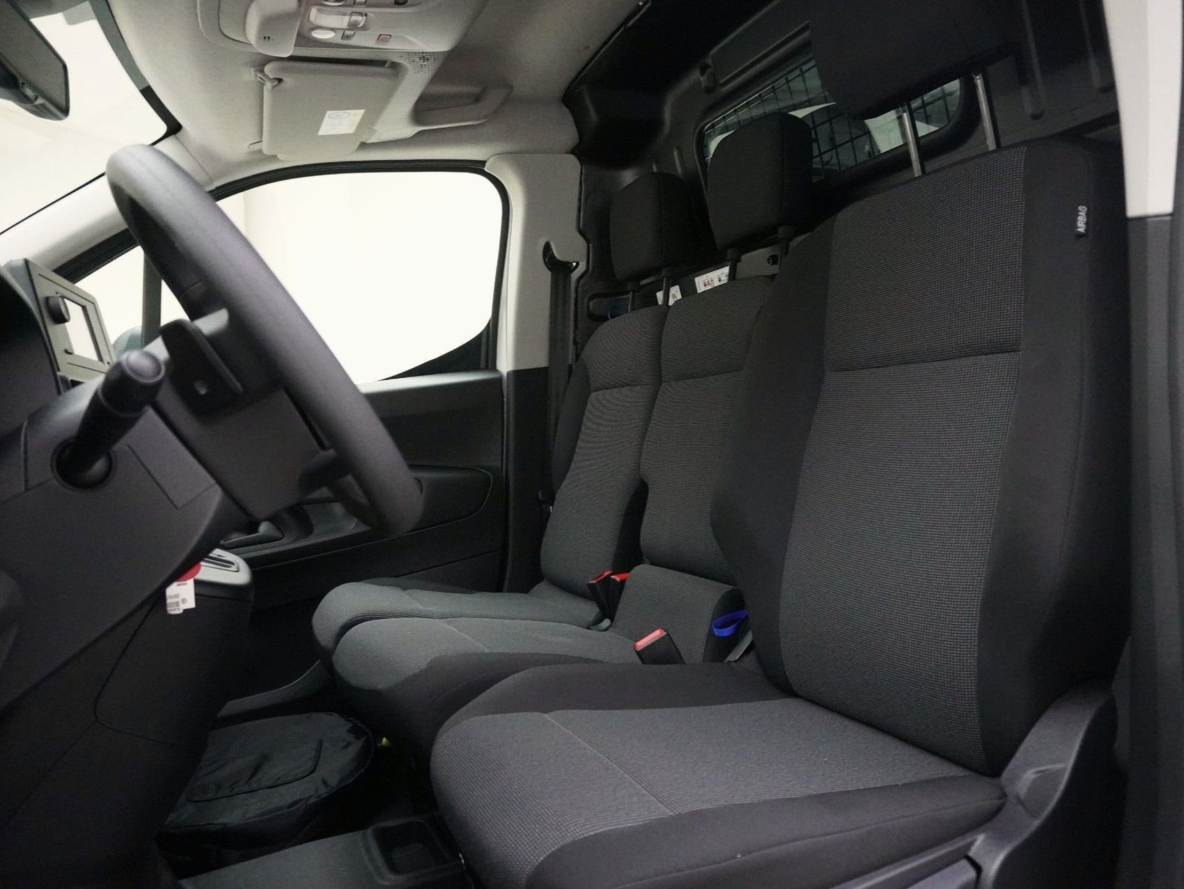 TOYOTA Proace City Van L2 52KWh Active-image-7