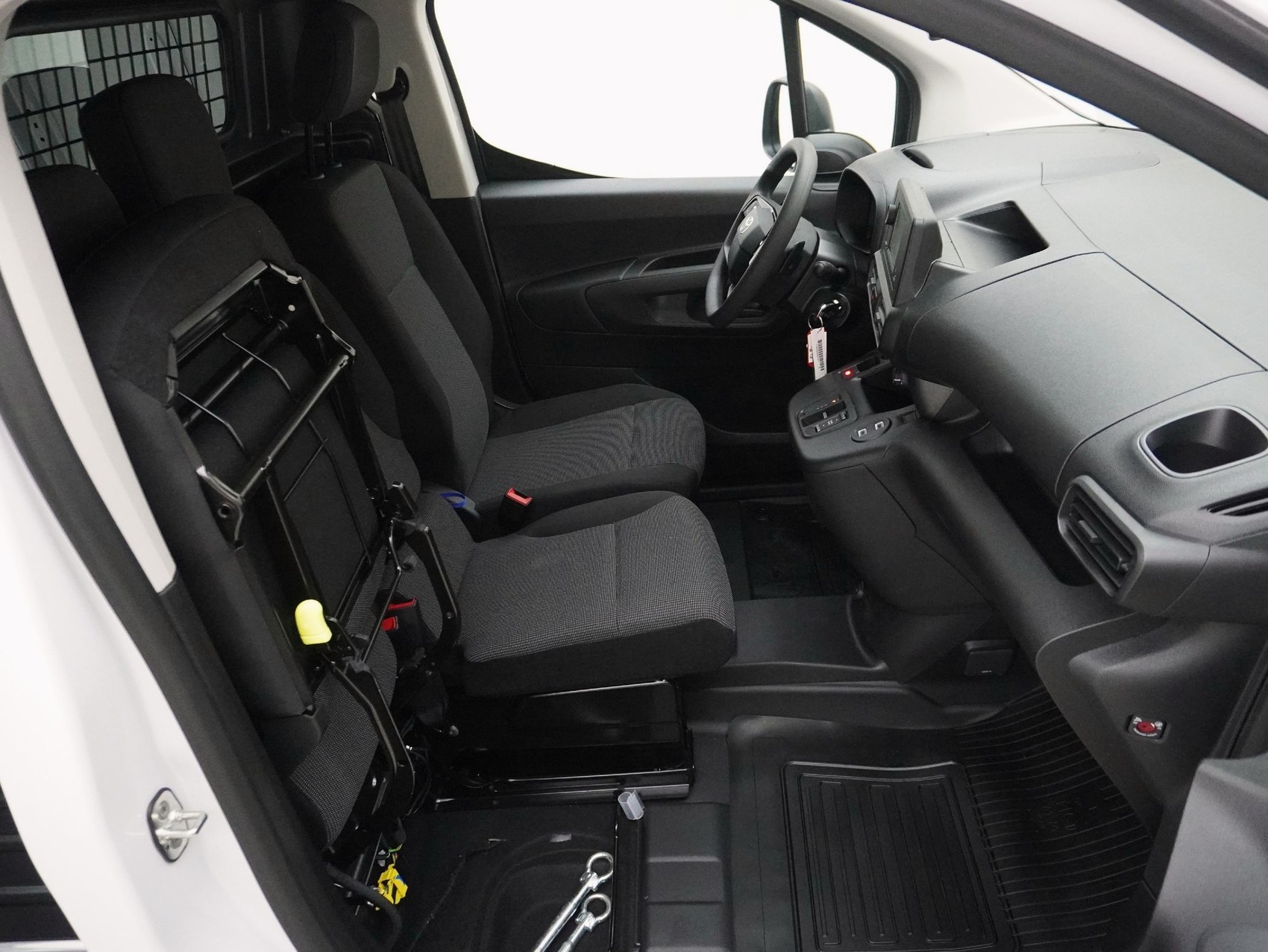 TOYOTA Proace City Van L2 52KWh Active-image-8